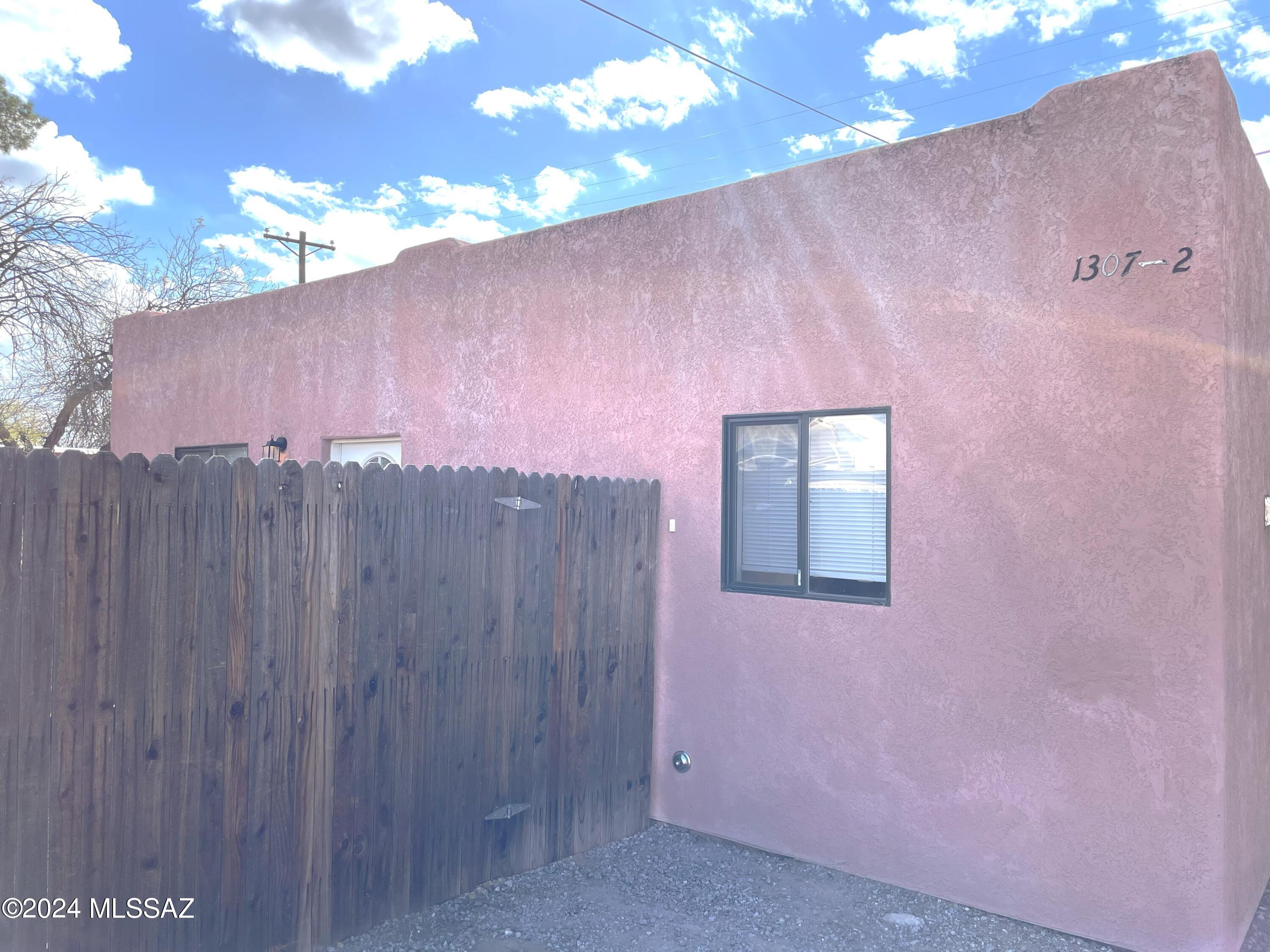 El Rio Park - Residential Lease