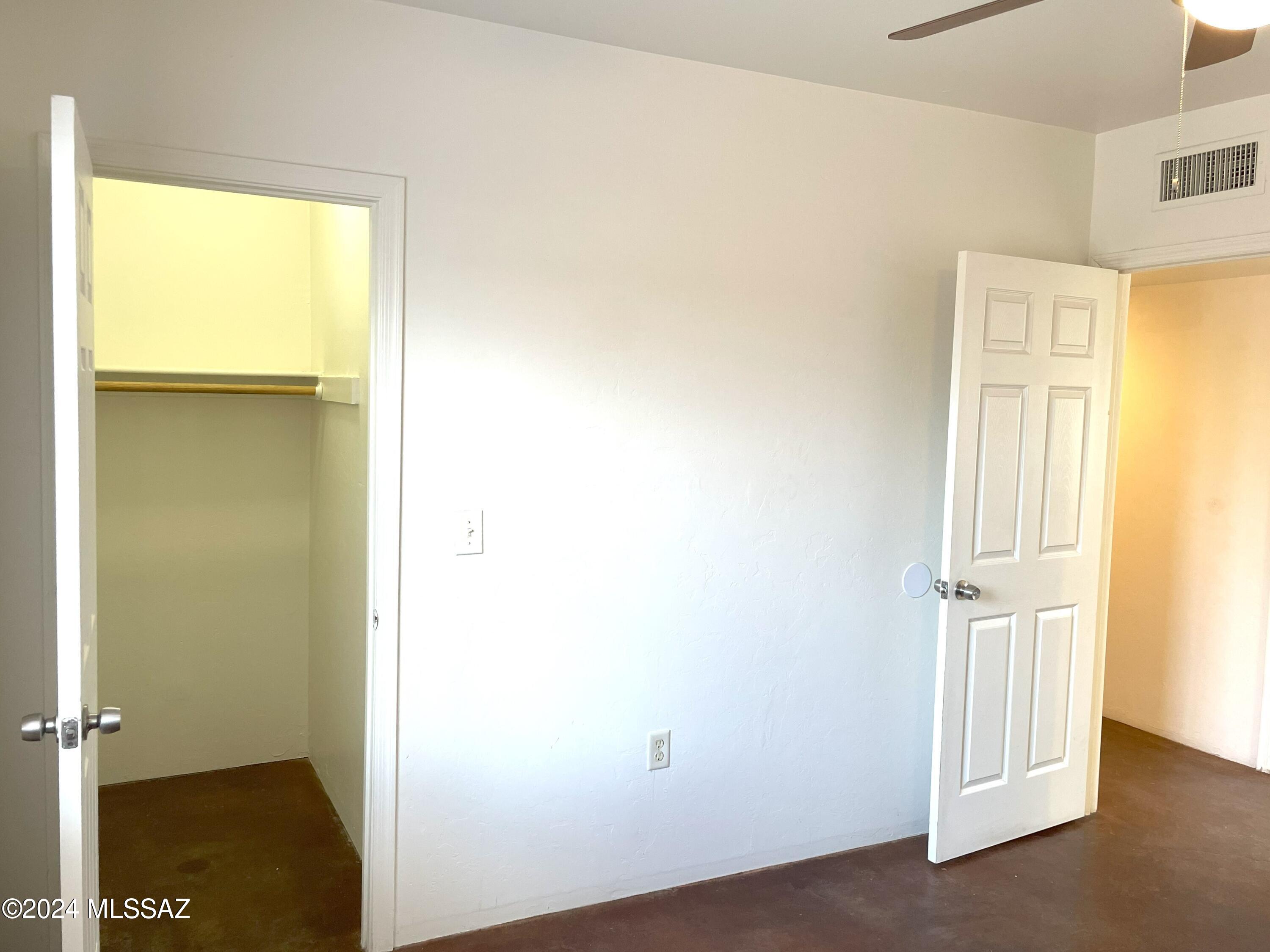 El Rio Park - Residential Lease
