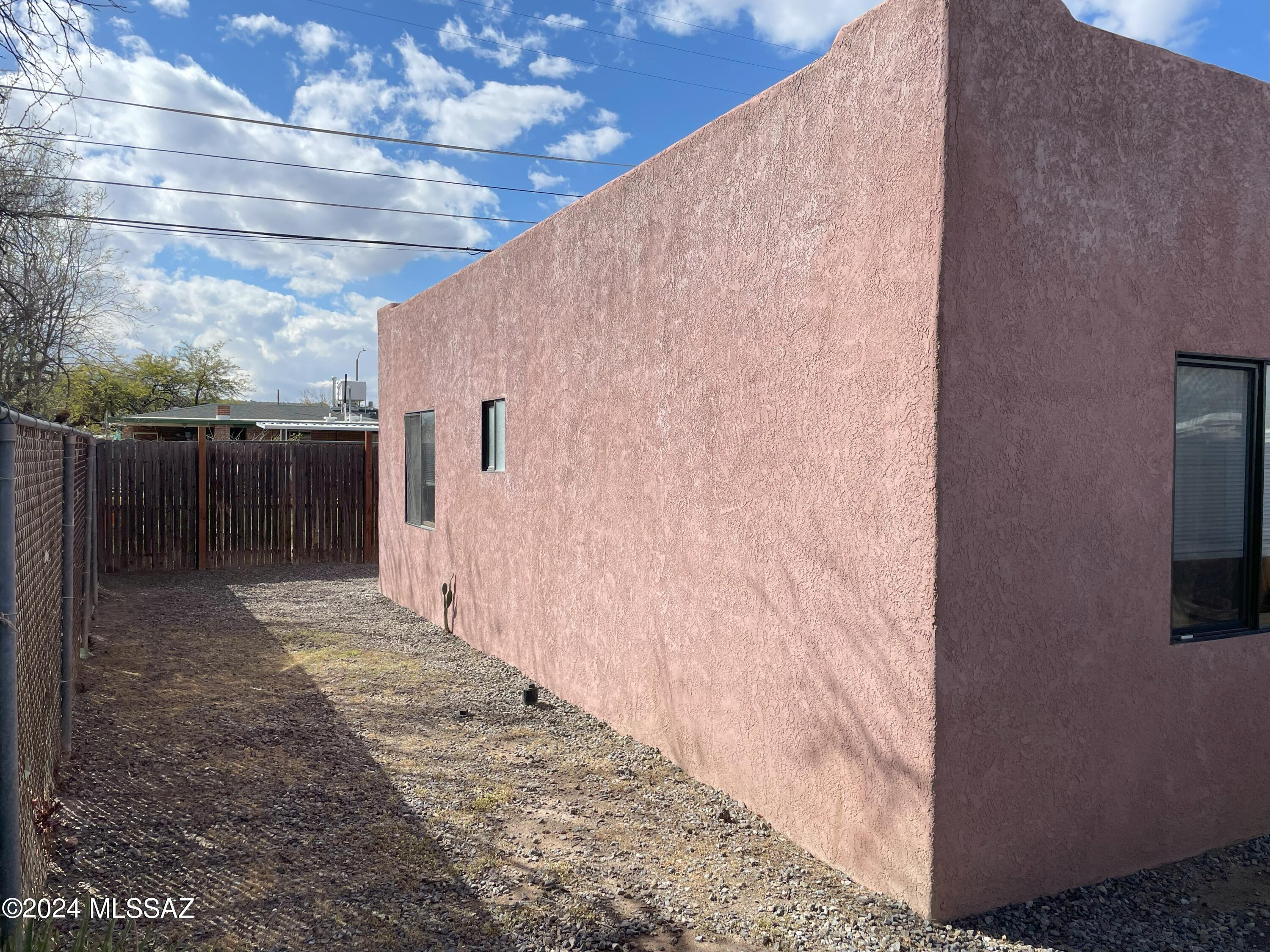 El Rio Park - Residential Lease