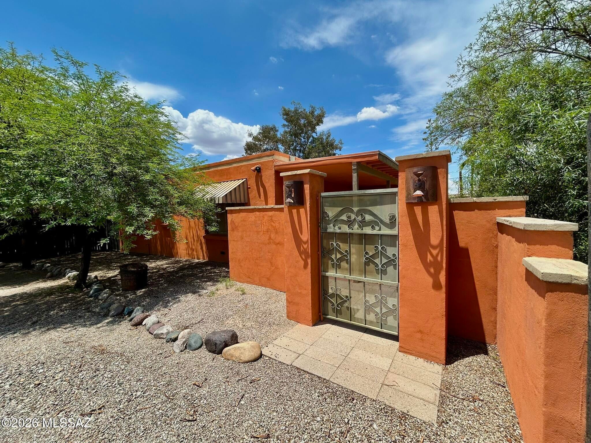 Miracle Mile Manor - Residential