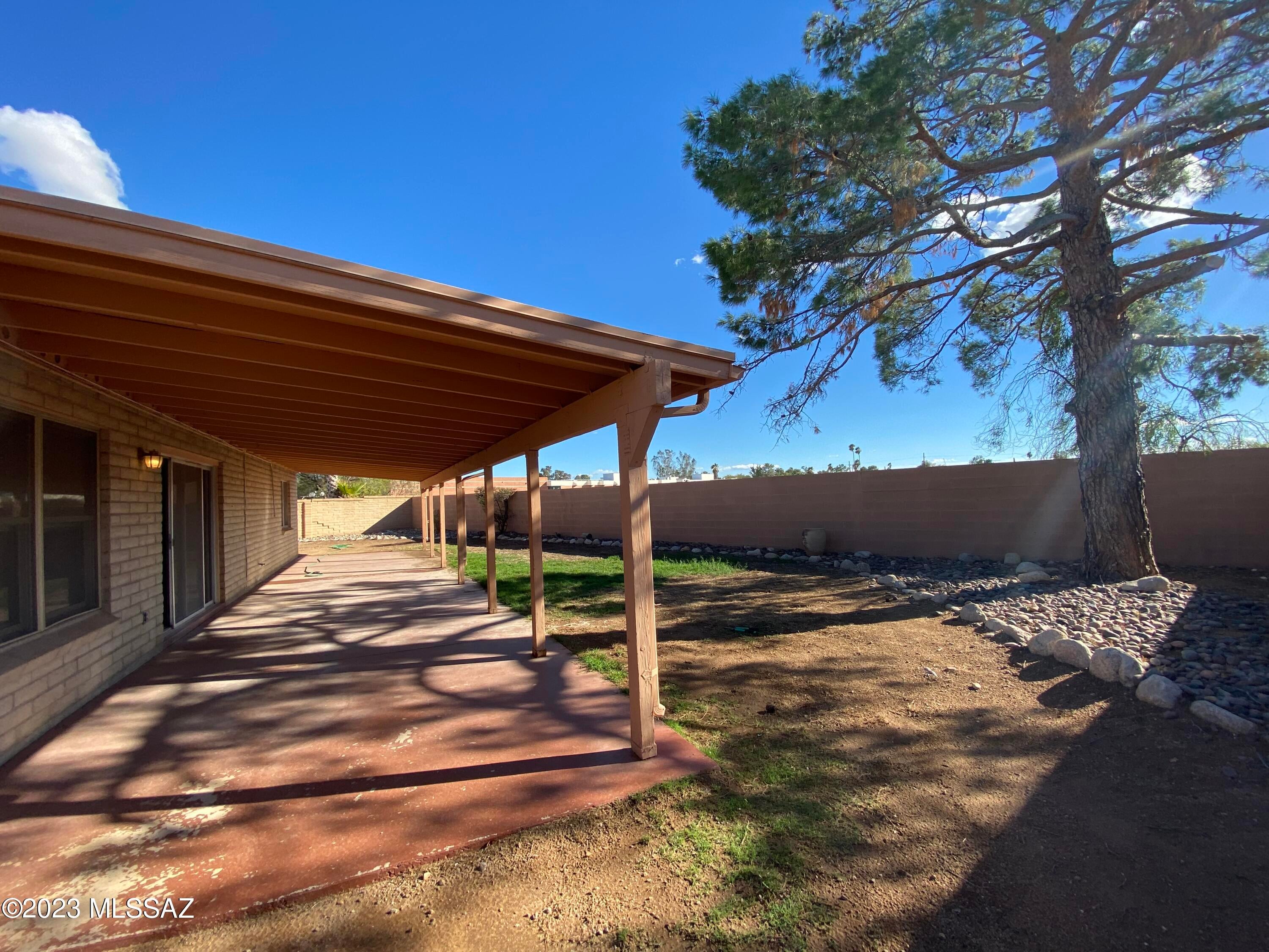 Sutton Place (1-120) - Residential Lease