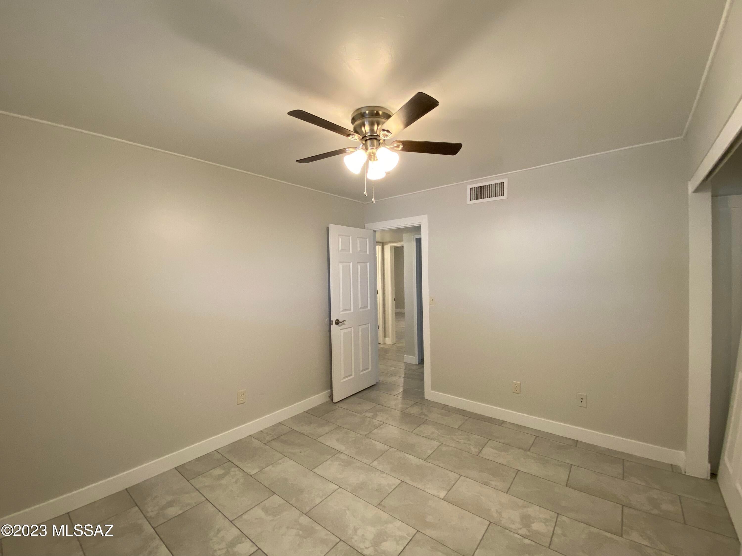 Sutton Place (1-120) - Residential Lease