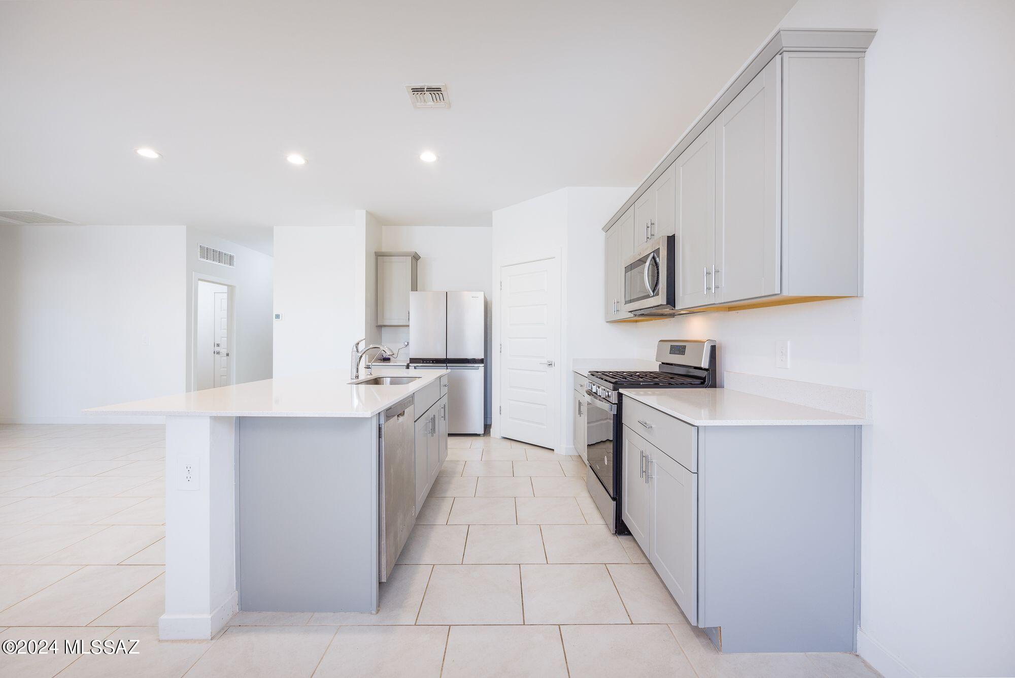 The Village at Barnett - Residential Lease
