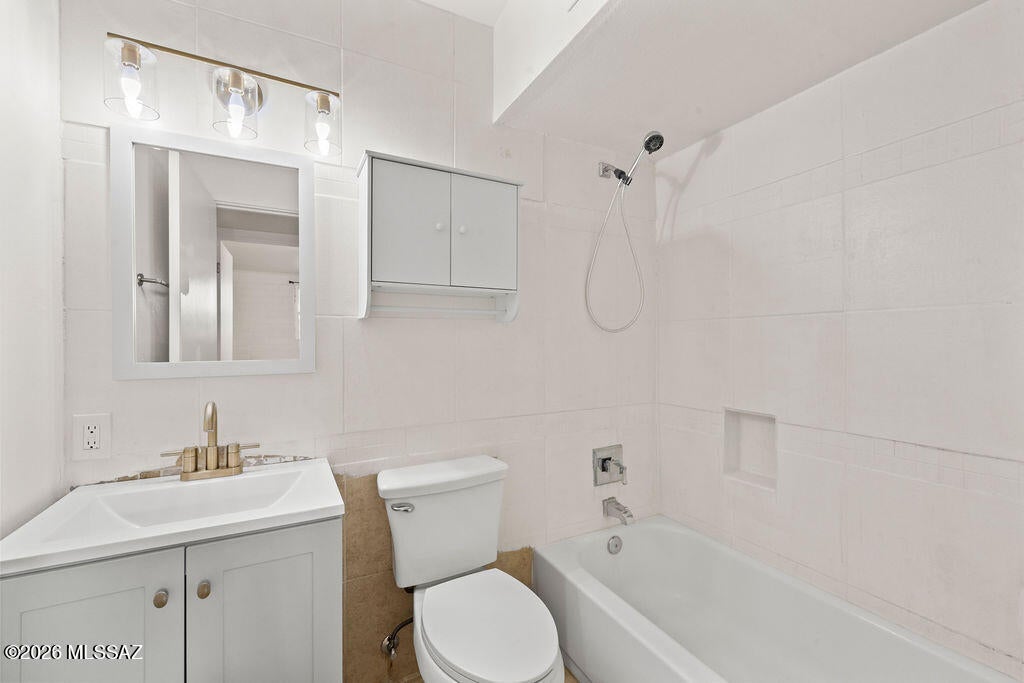 Kingston Knolls Terrace - Residential