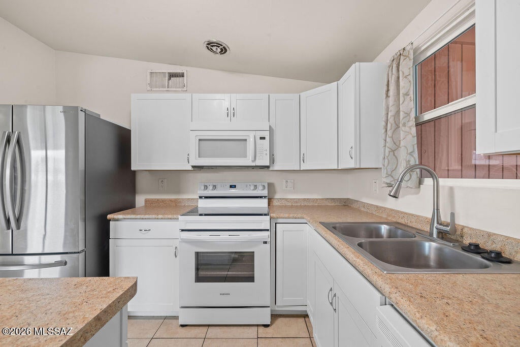 Kingston Knolls Terrace - Residential