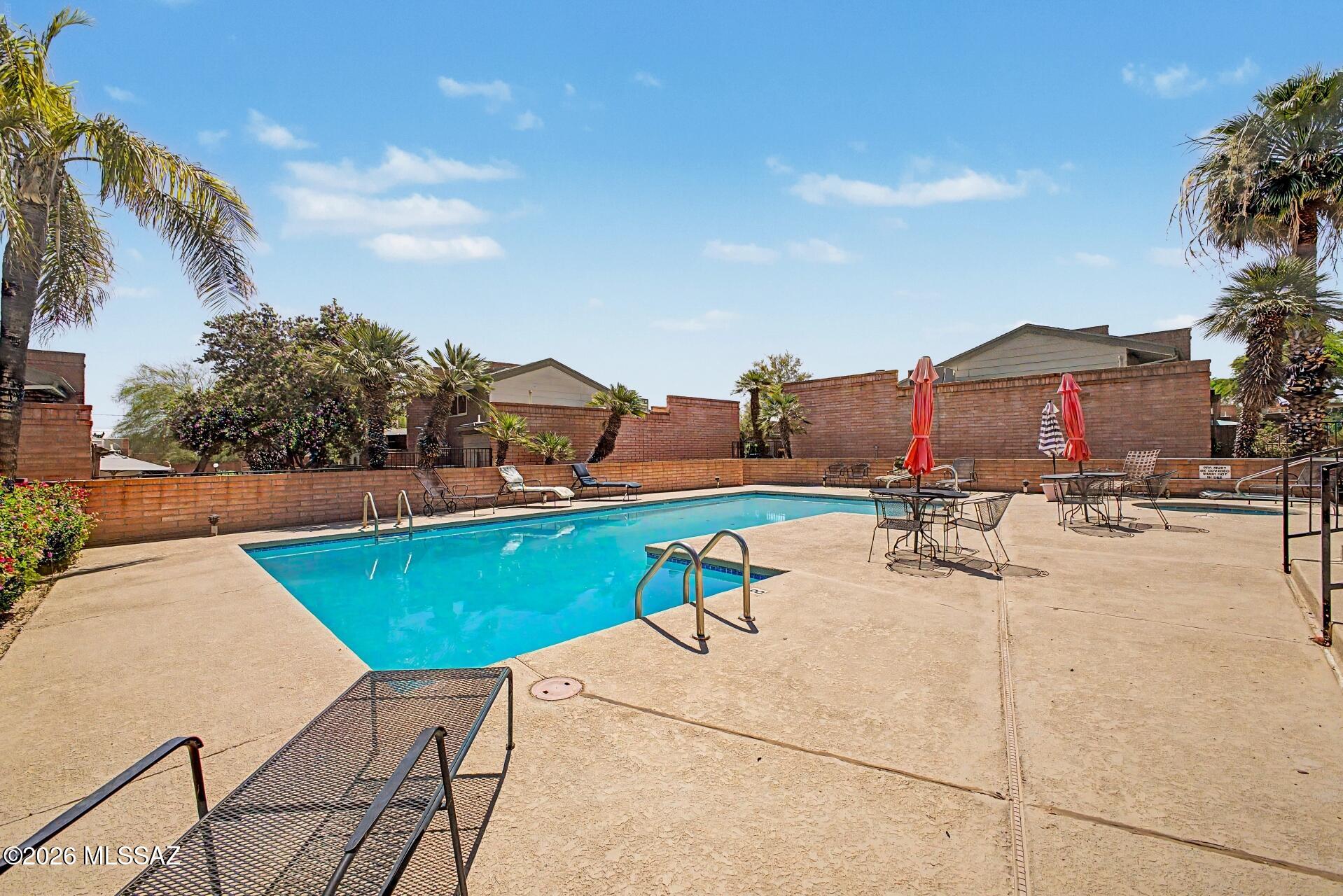 McCormick PlaceTwnhms Blk III (1-71) - Residential