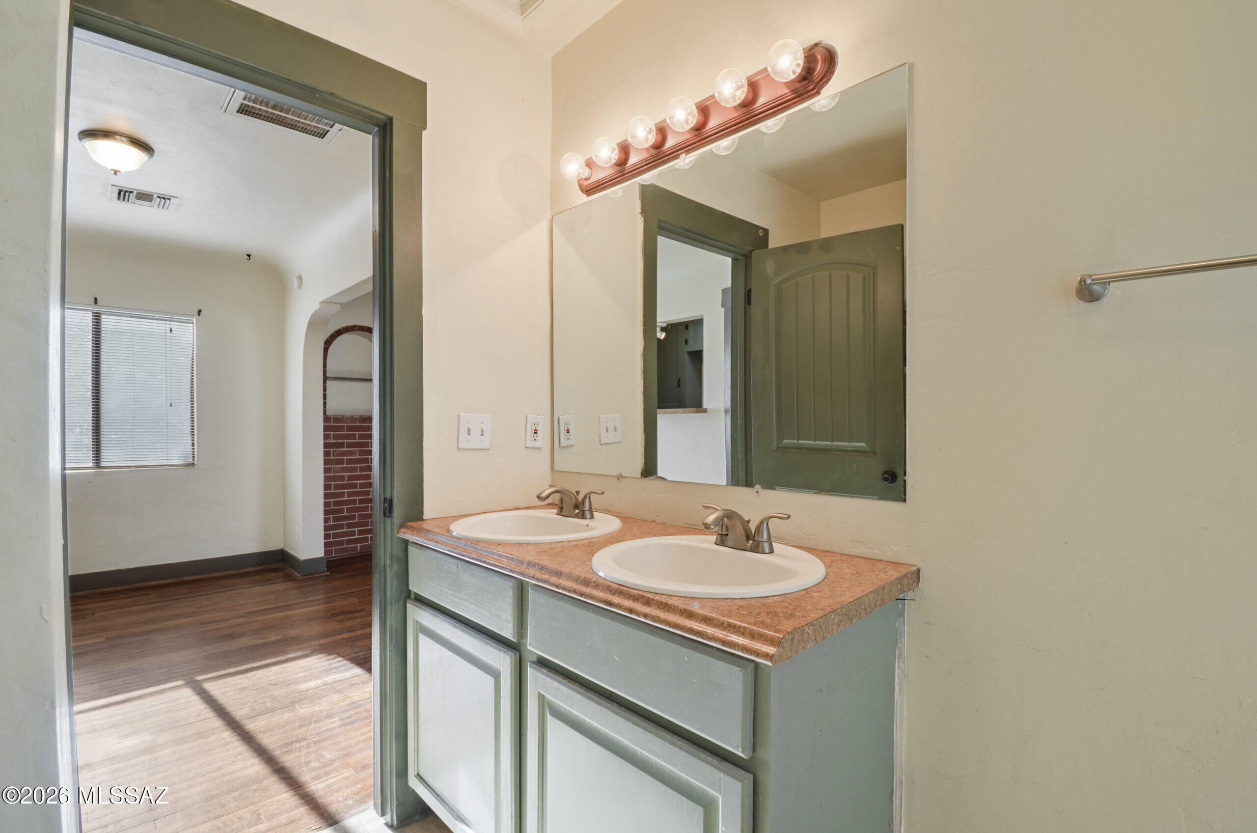 Bronx Park - Residential Lease