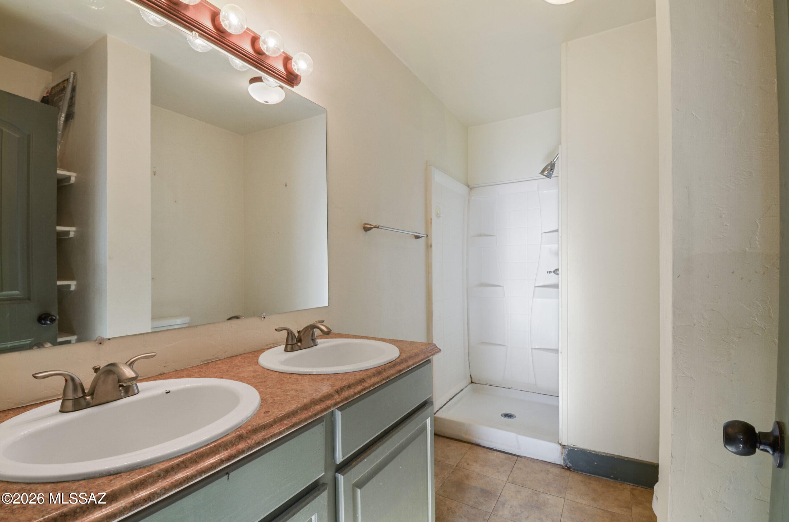 Bronx Park - Residential Lease