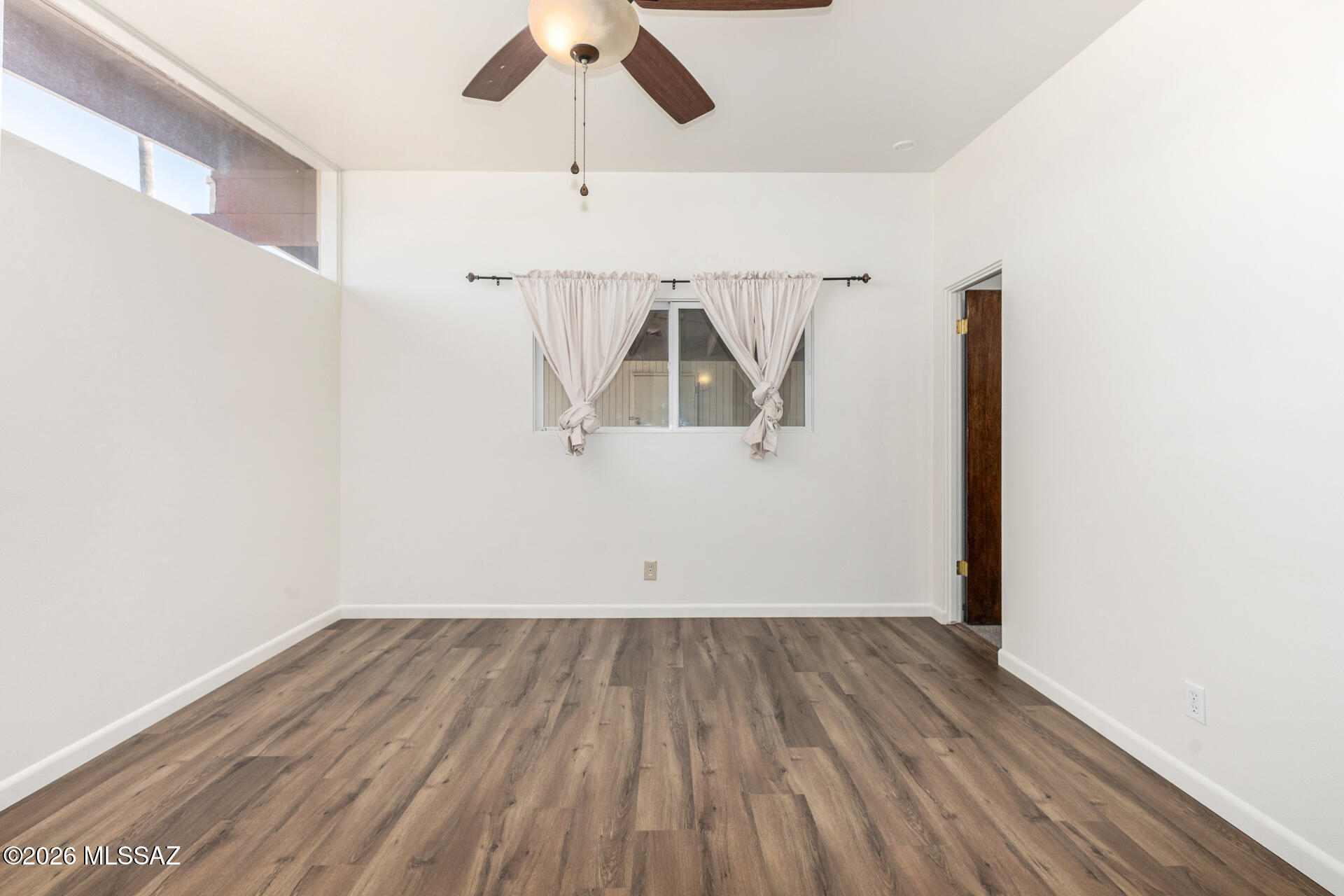Kingston Knolls Terrace - Residential