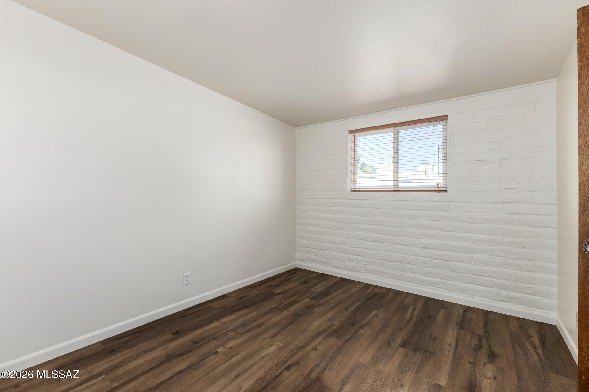 Kingston Knolls Terrace - Residential