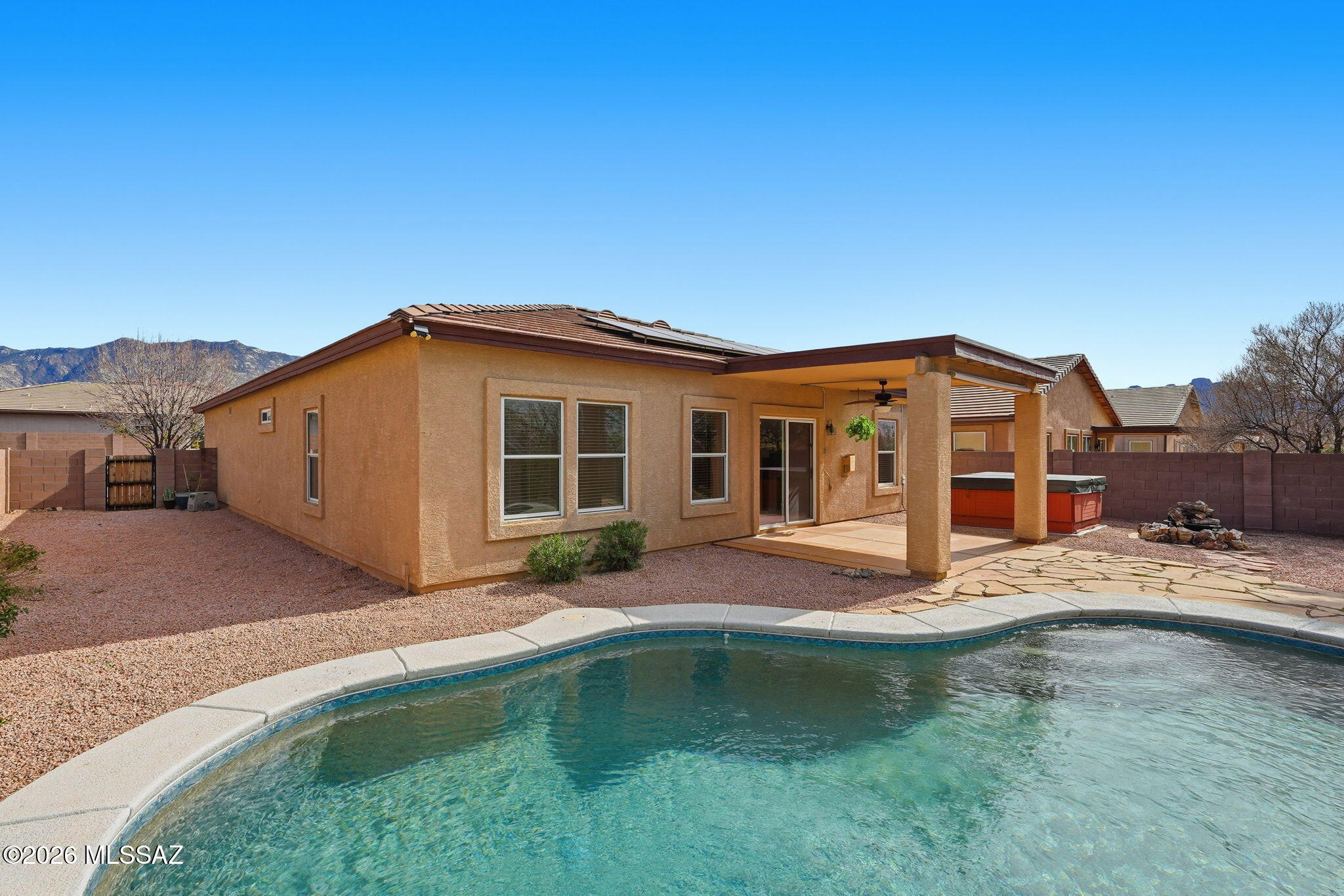 Black Horse (1-411) - Residential