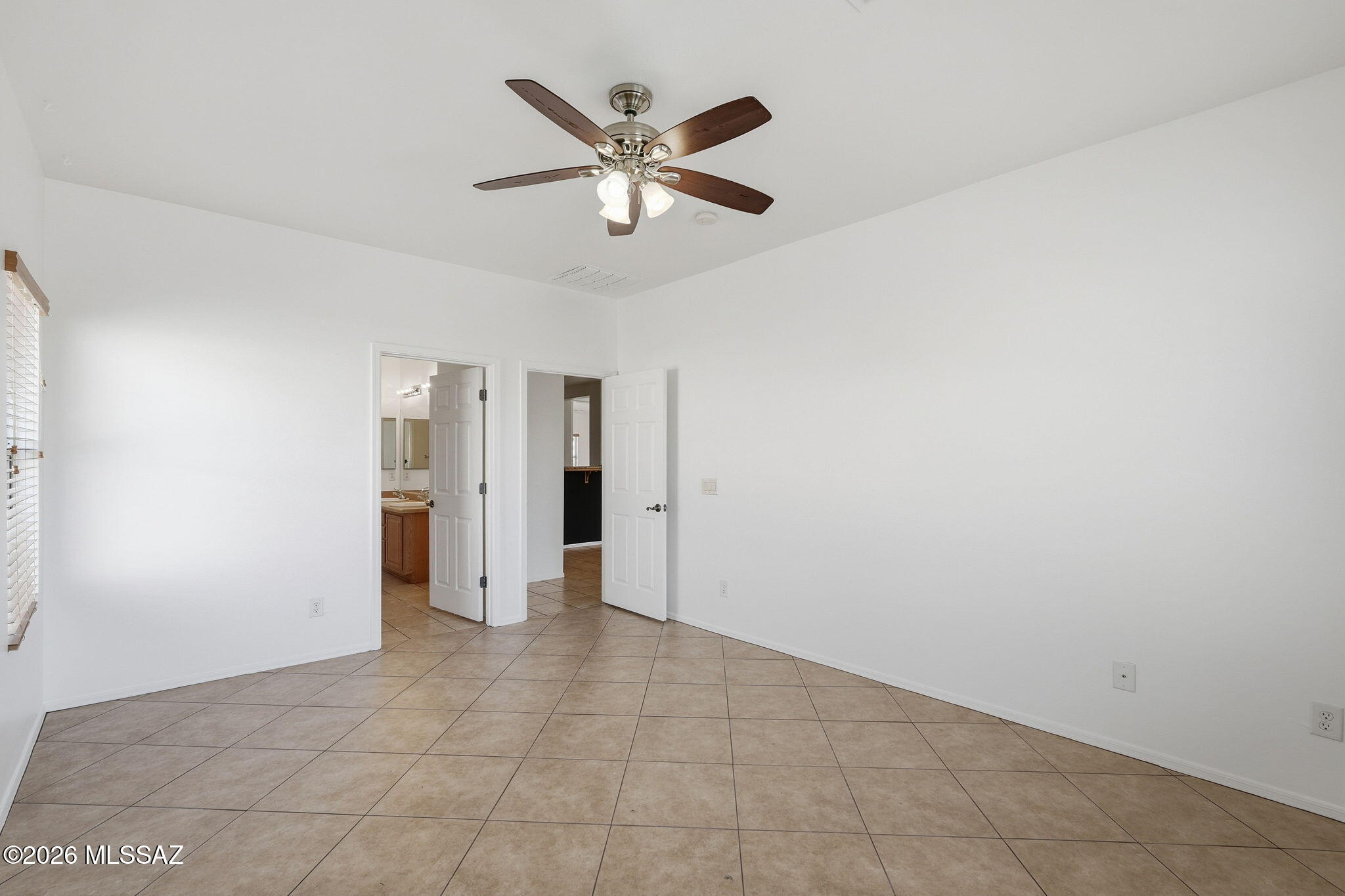 Black Horse (1-411) - Residential