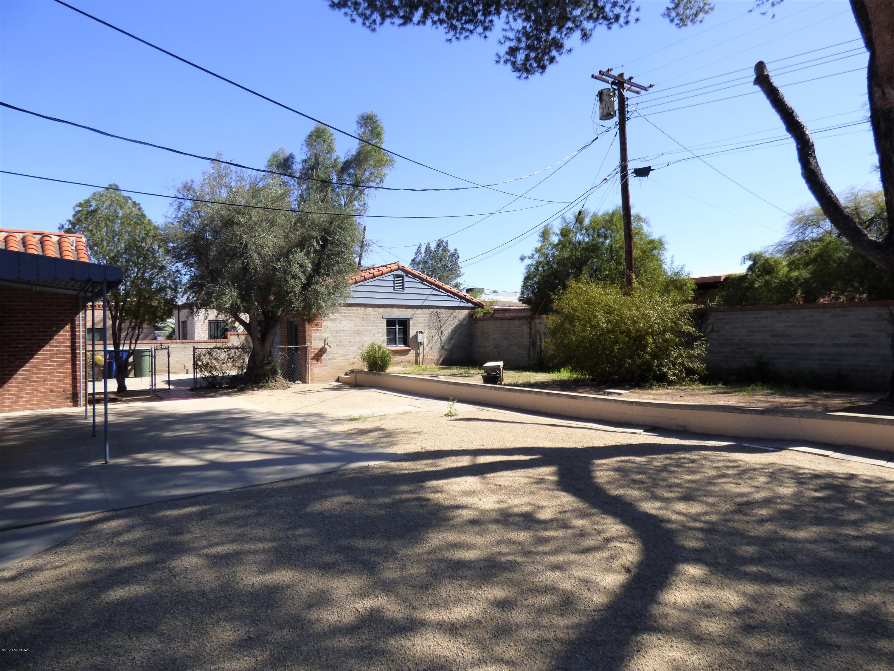 La Mirada (1-8) - Residential Lease