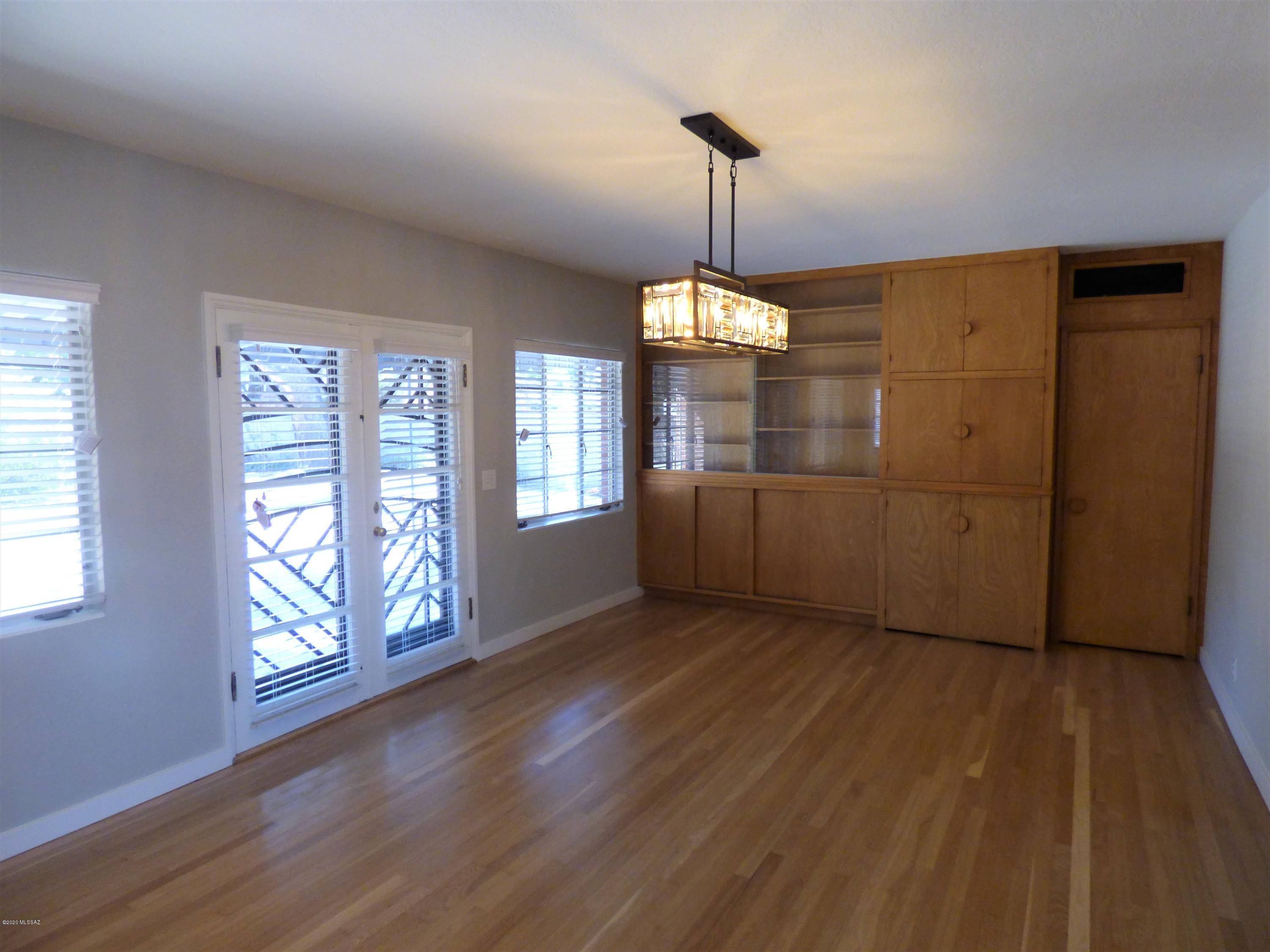 La Mirada (1-8) - Residential Lease