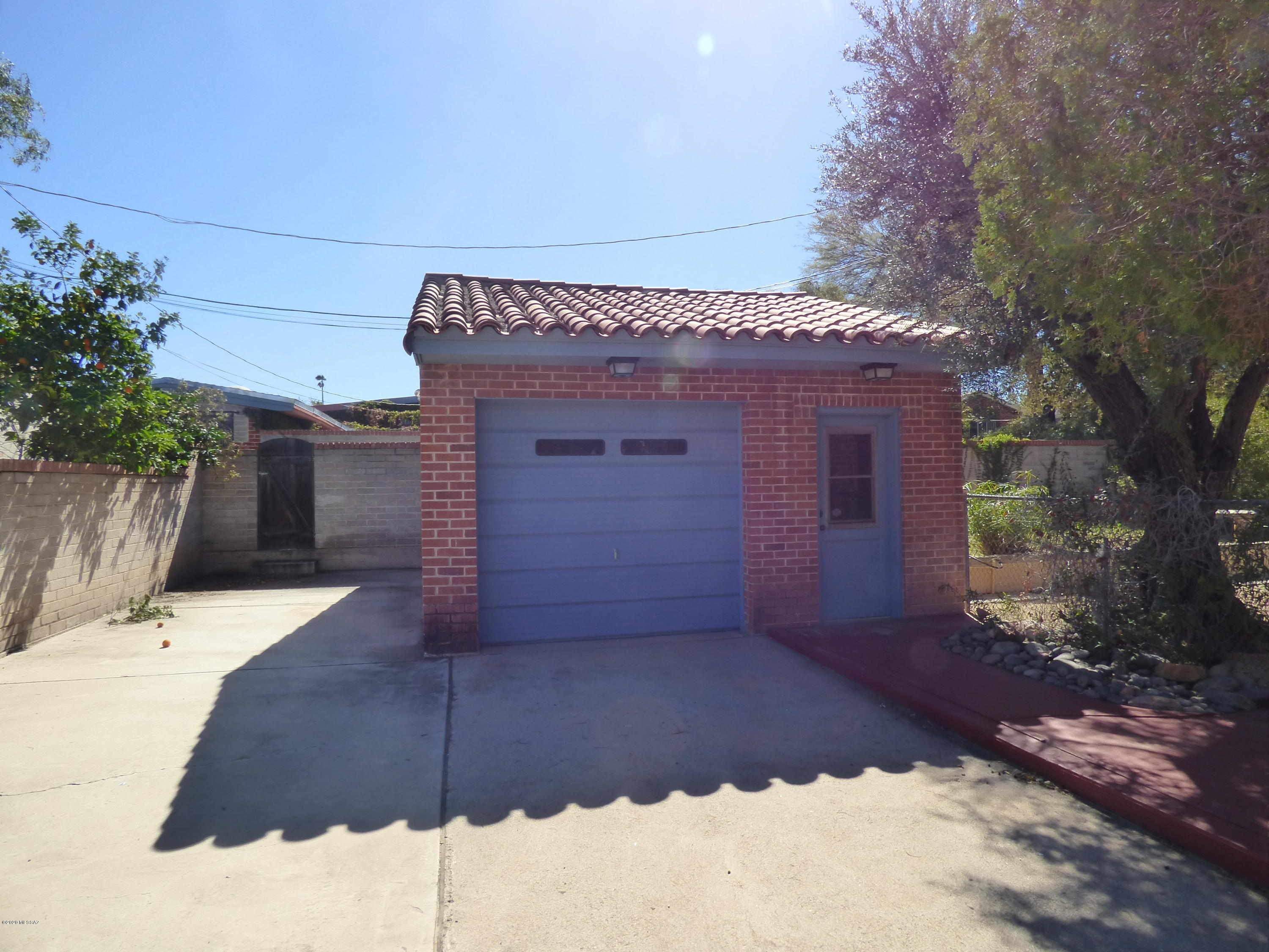La Mirada (1-8) - Residential Lease
