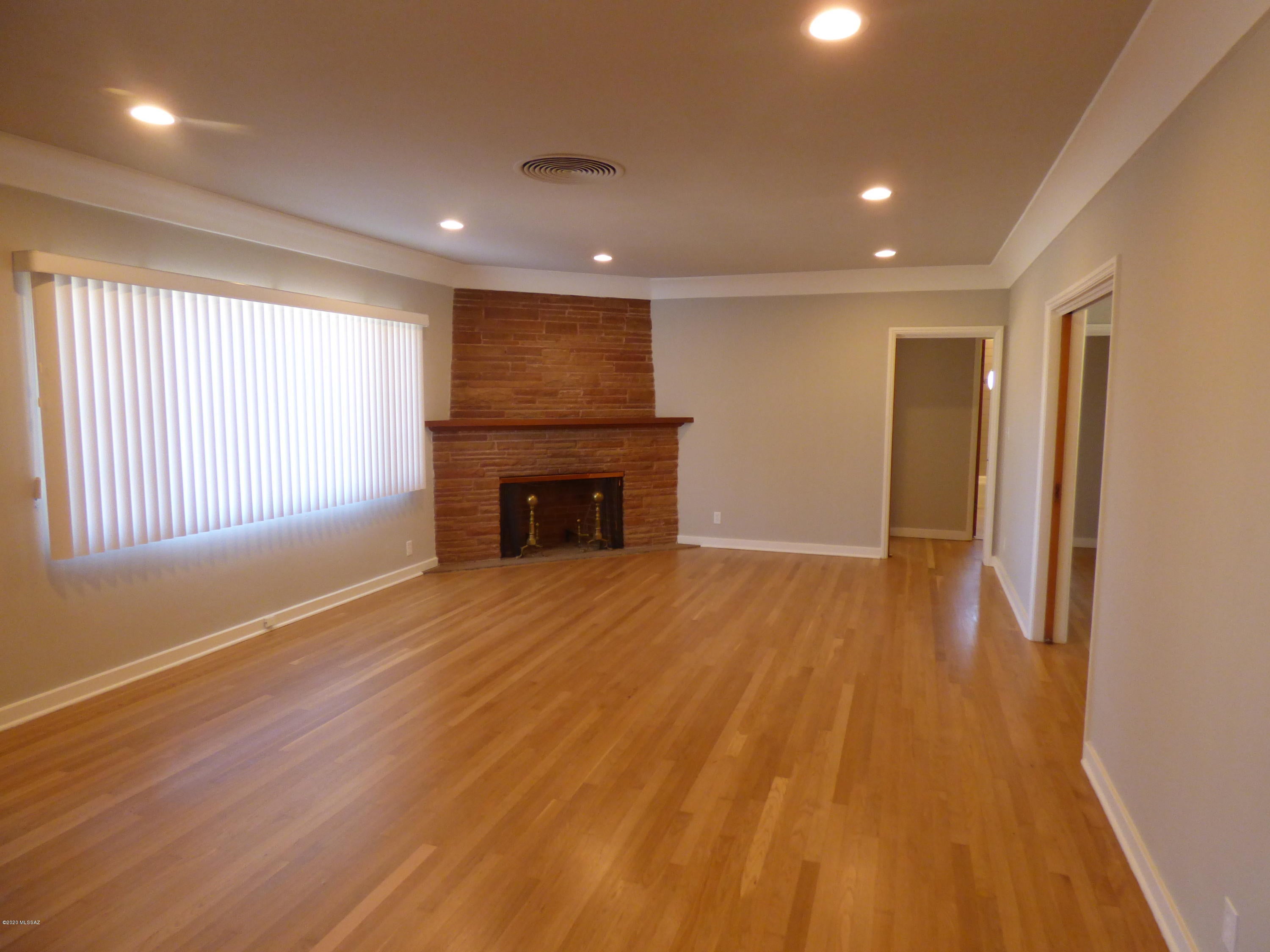 La Mirada (1-8) - Residential Lease