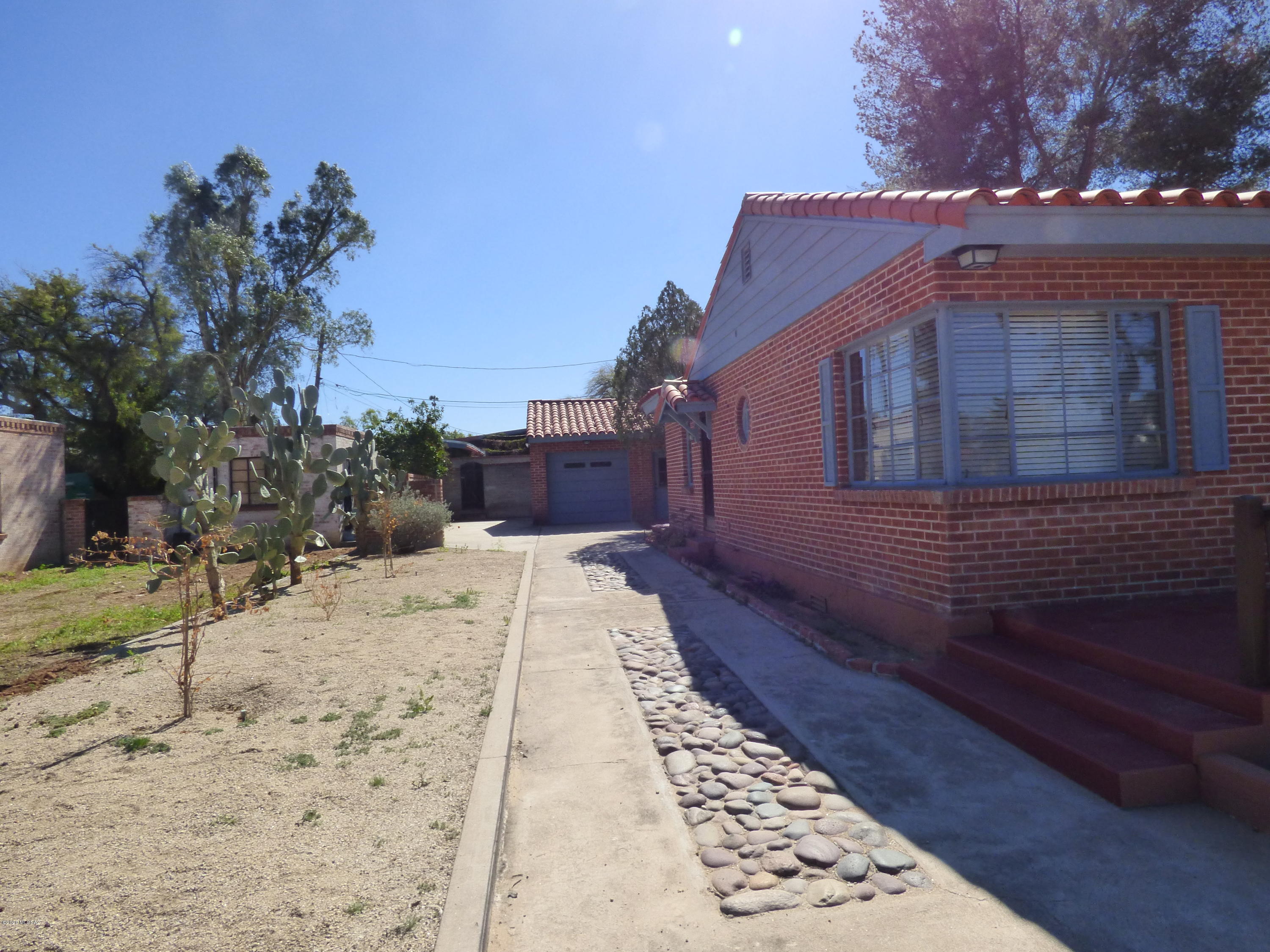 La Mirada (1-8) - Residential Lease