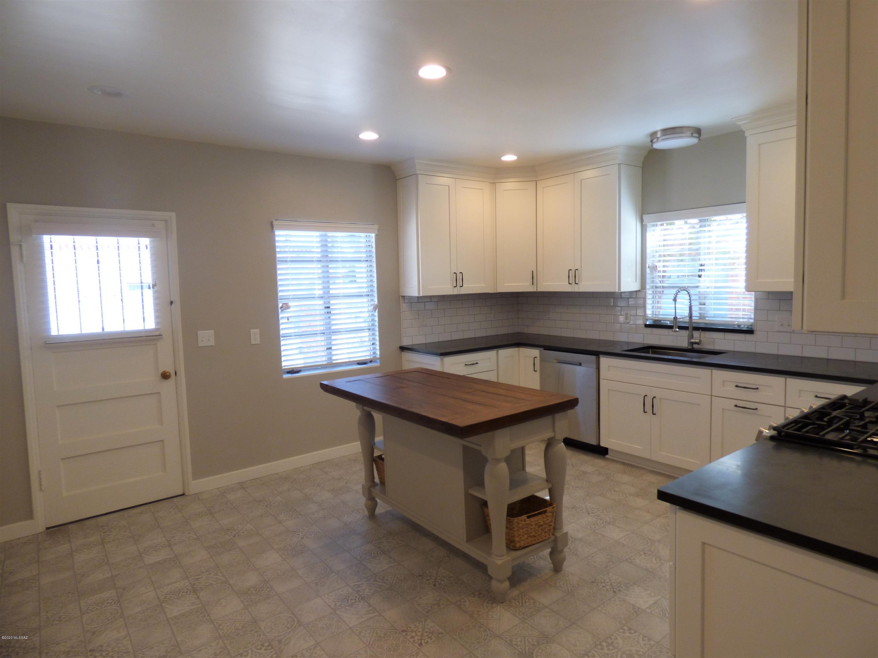 La Mirada (1-8) - Residential Lease