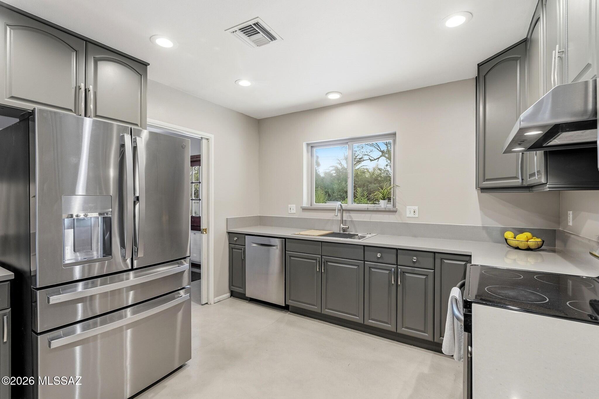 Country Club Estates NO. 2 (1-5) - Residential Lease