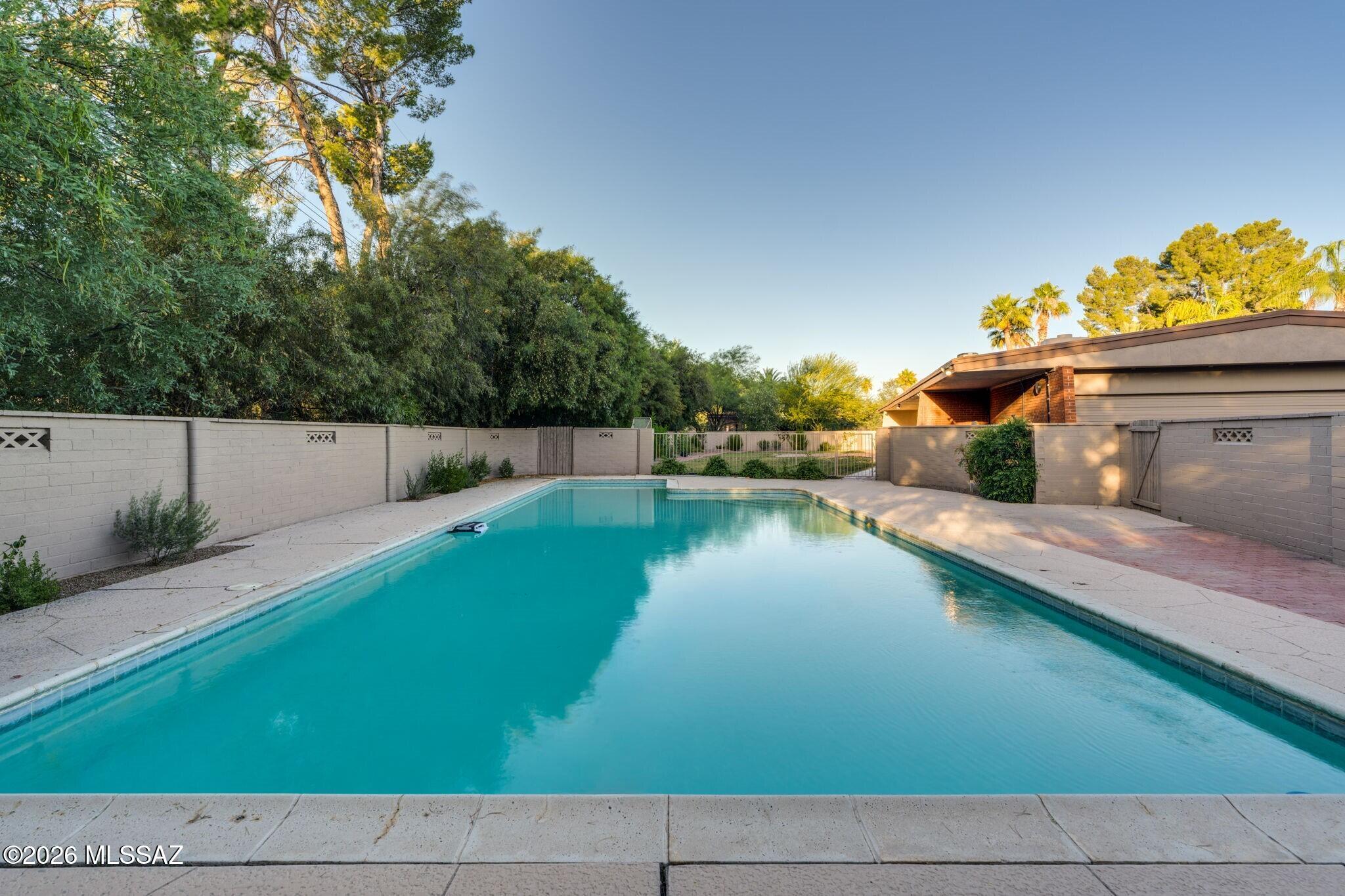 Country Club Estates NO. 2 (1-5) - Residential Lease