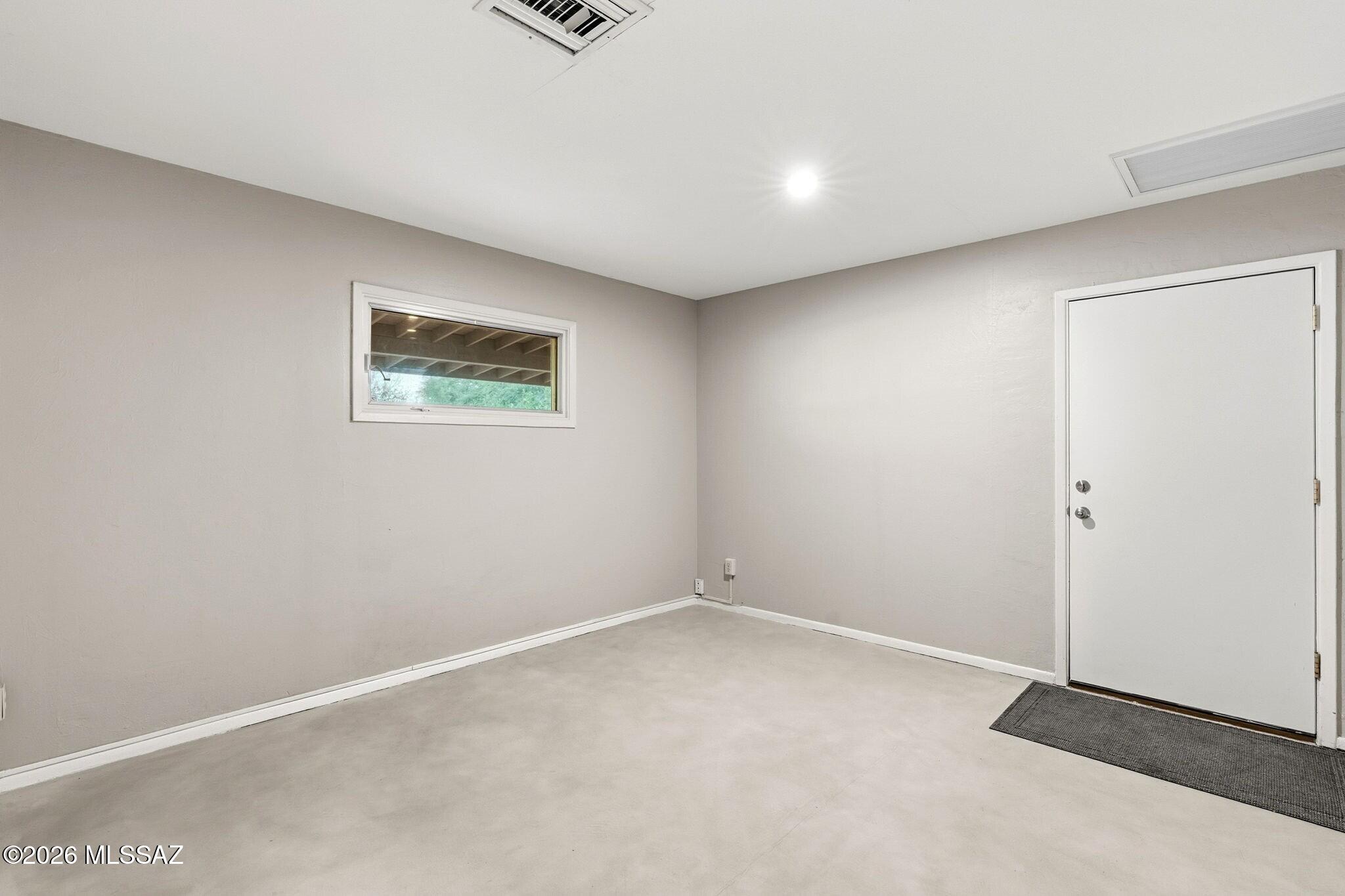 Country Club Estates NO. 2 (1-5) - Residential Lease