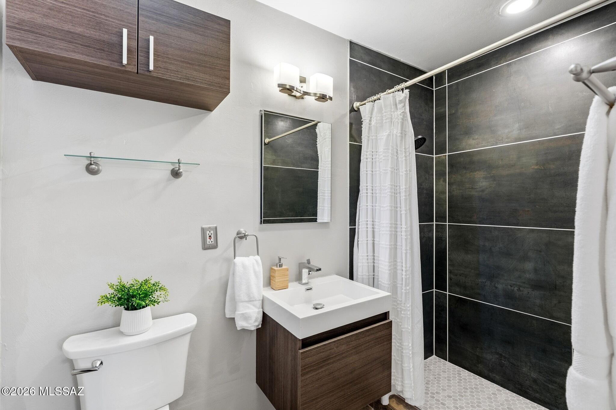 Country Club Estates NO. 2 (1-5) - Residential Lease