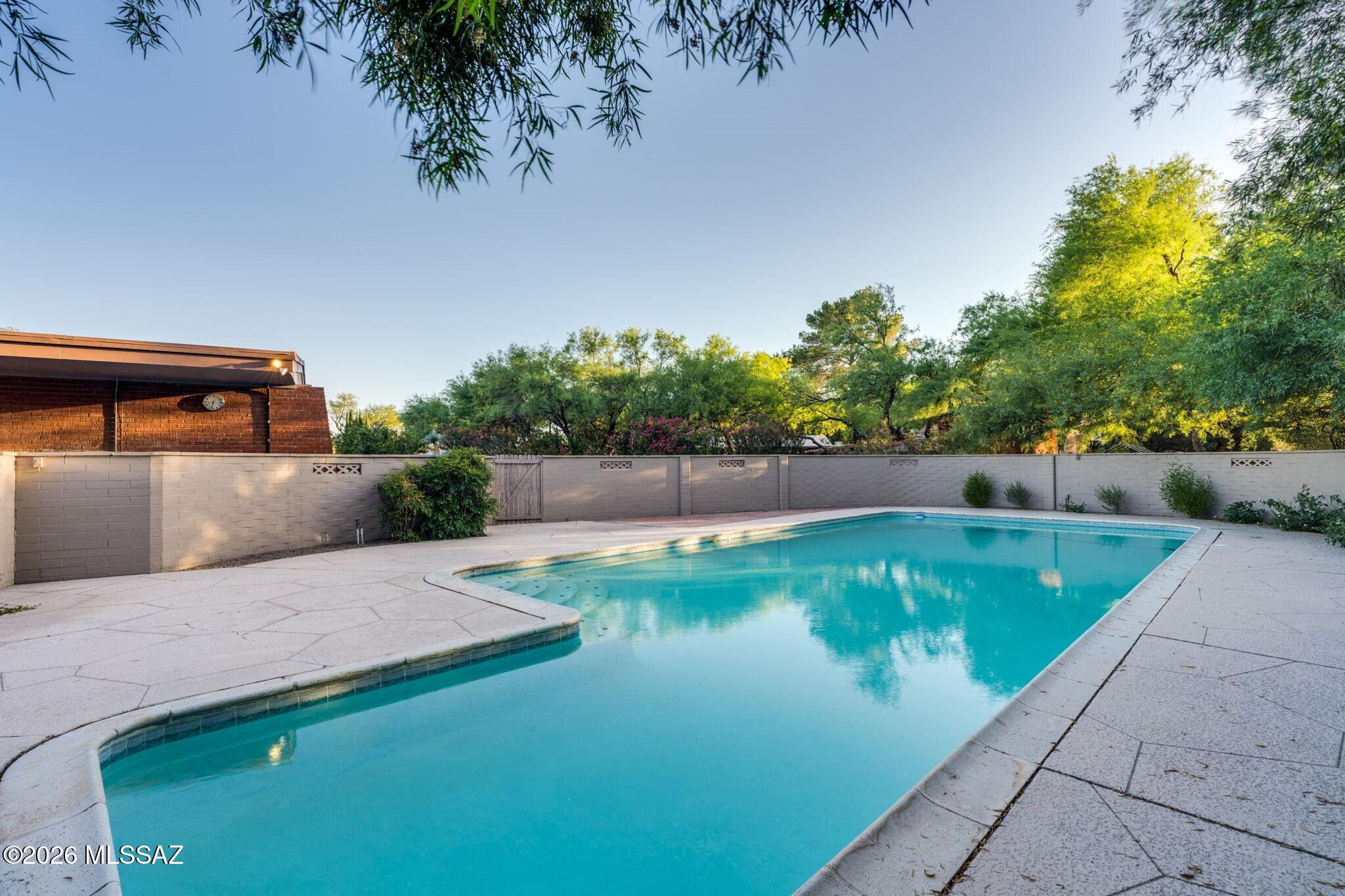Country Club Estates NO. 2 (1-5) - Residential Lease