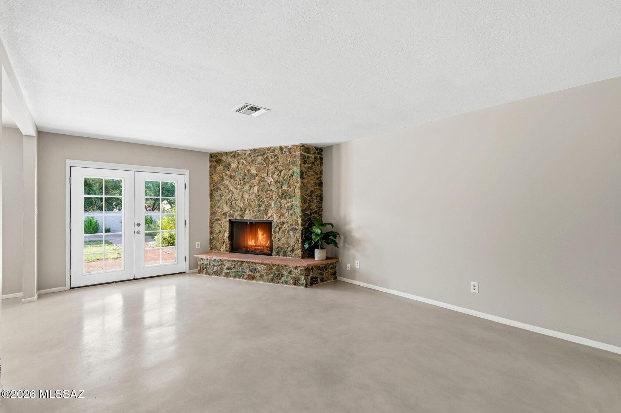 Country Club Estates NO. 2 (1-5) - Residential Lease