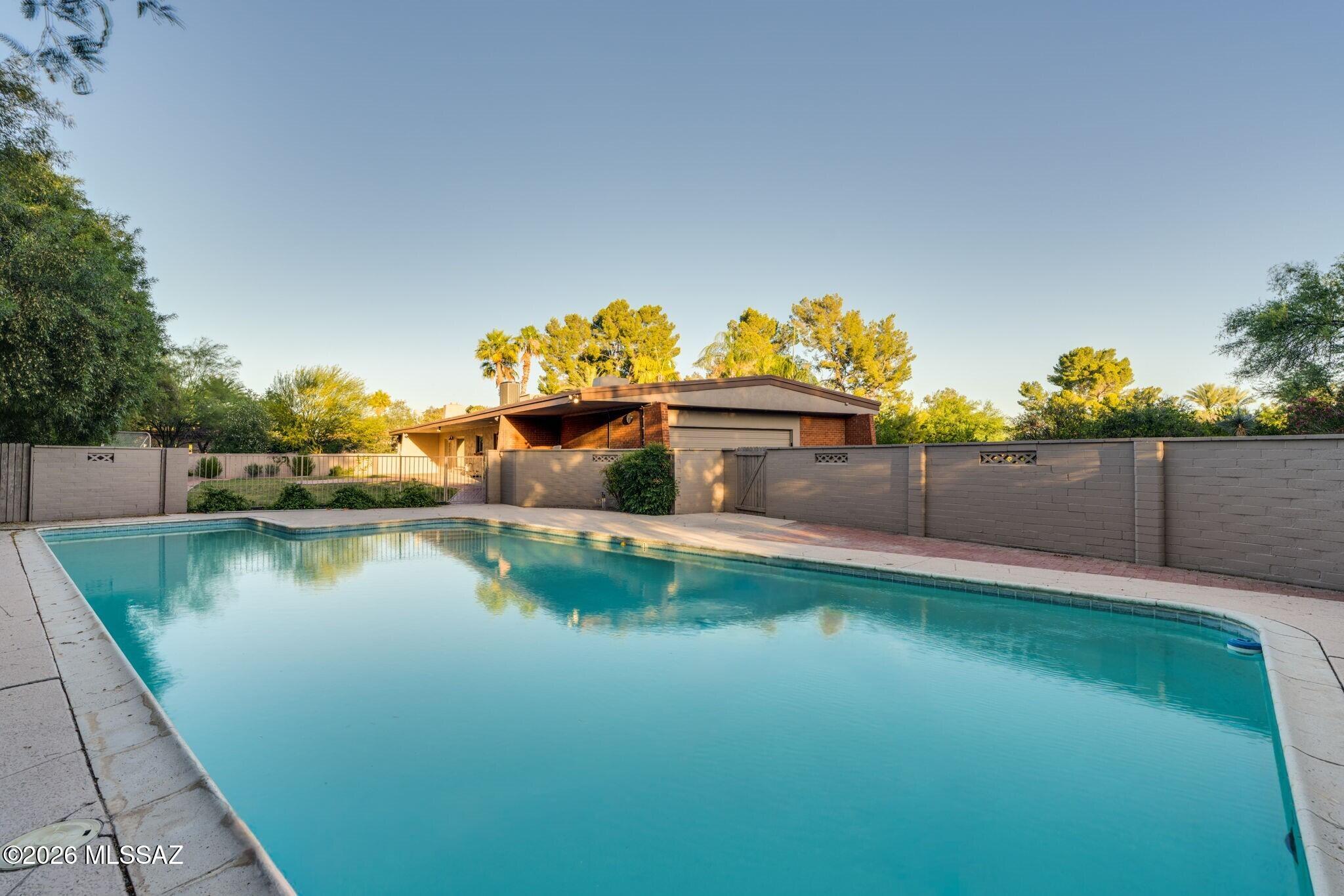 Country Club Estates NO. 2 (1-5) - Residential Lease