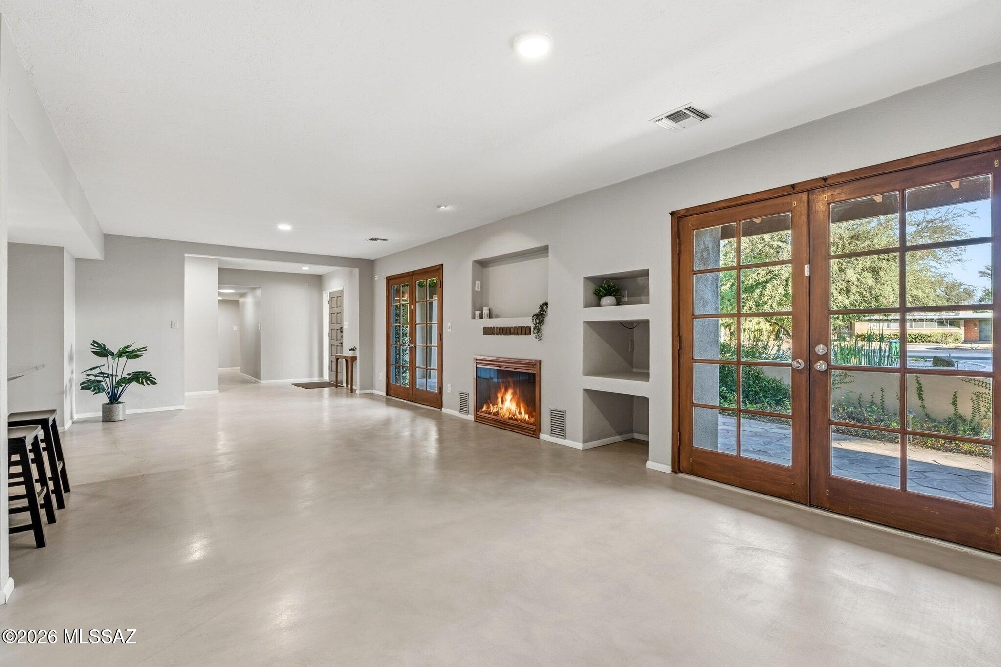 Country Club Estates NO. 2 (1-5) - Residential Lease