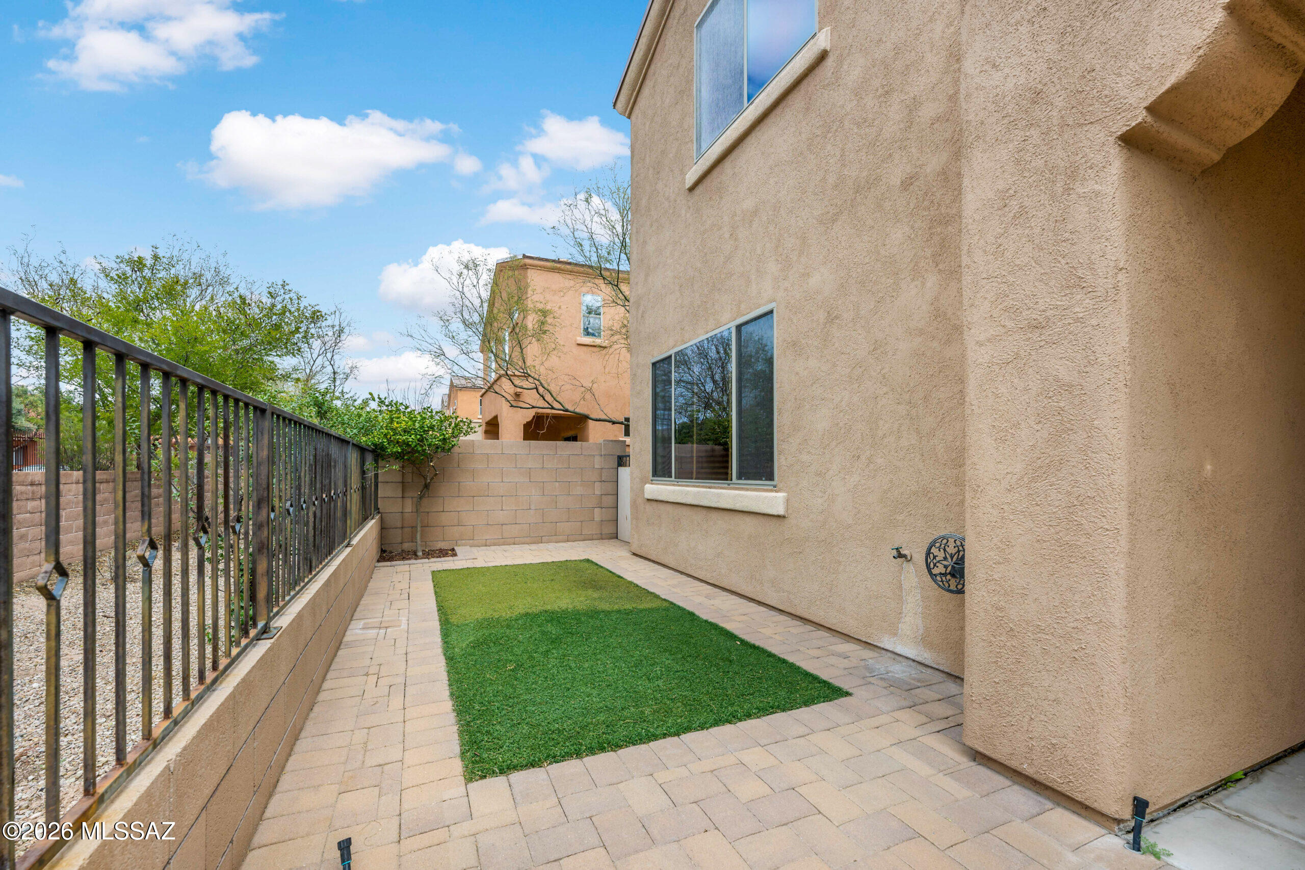 River Walk (1-140) - Residential Lease