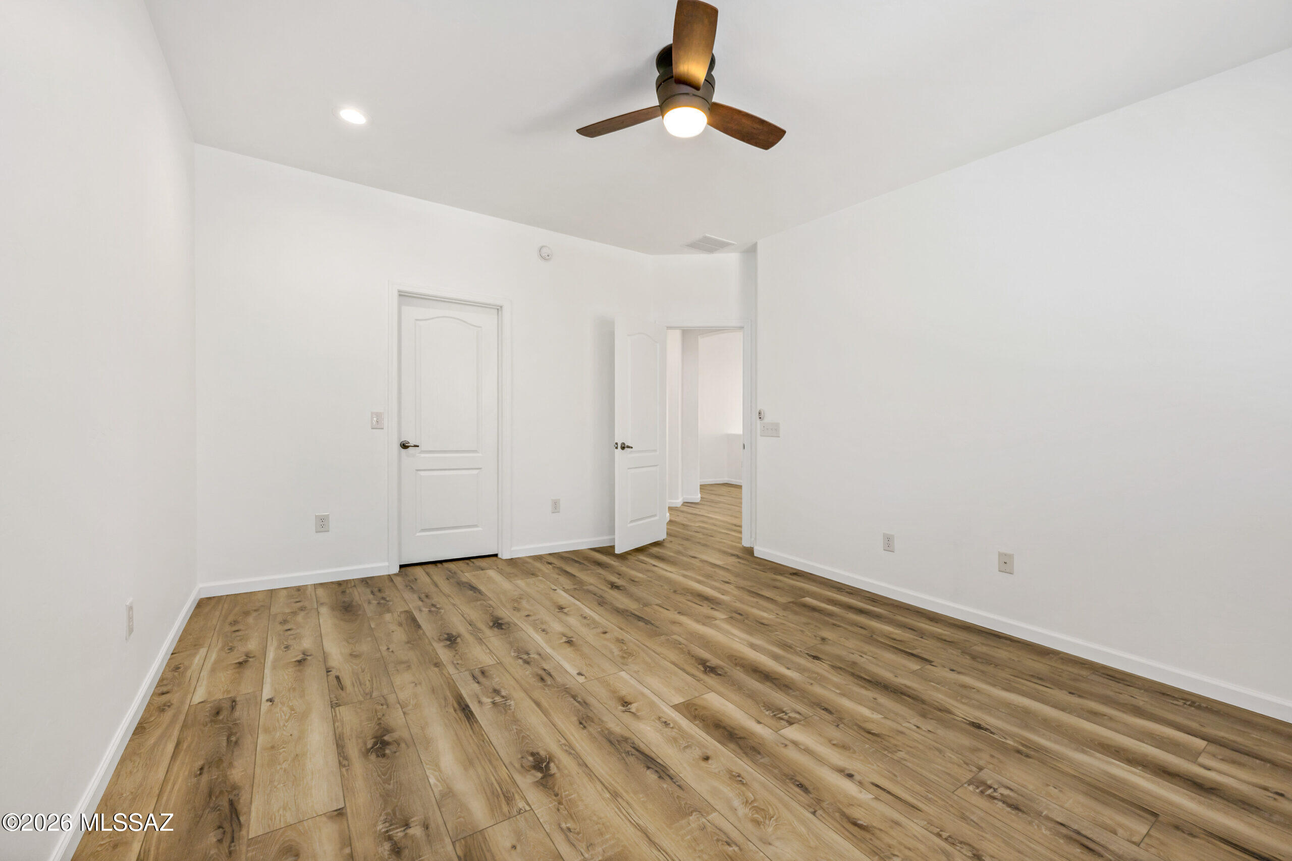 River Walk (1-140) - Residential Lease