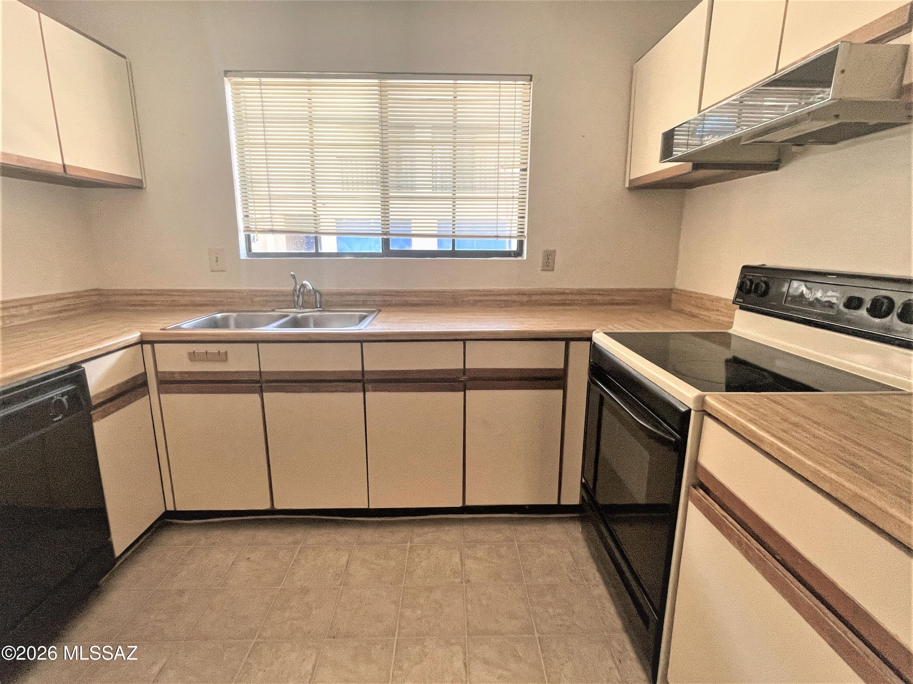 Cornerstone (1-29) - Residential Lease