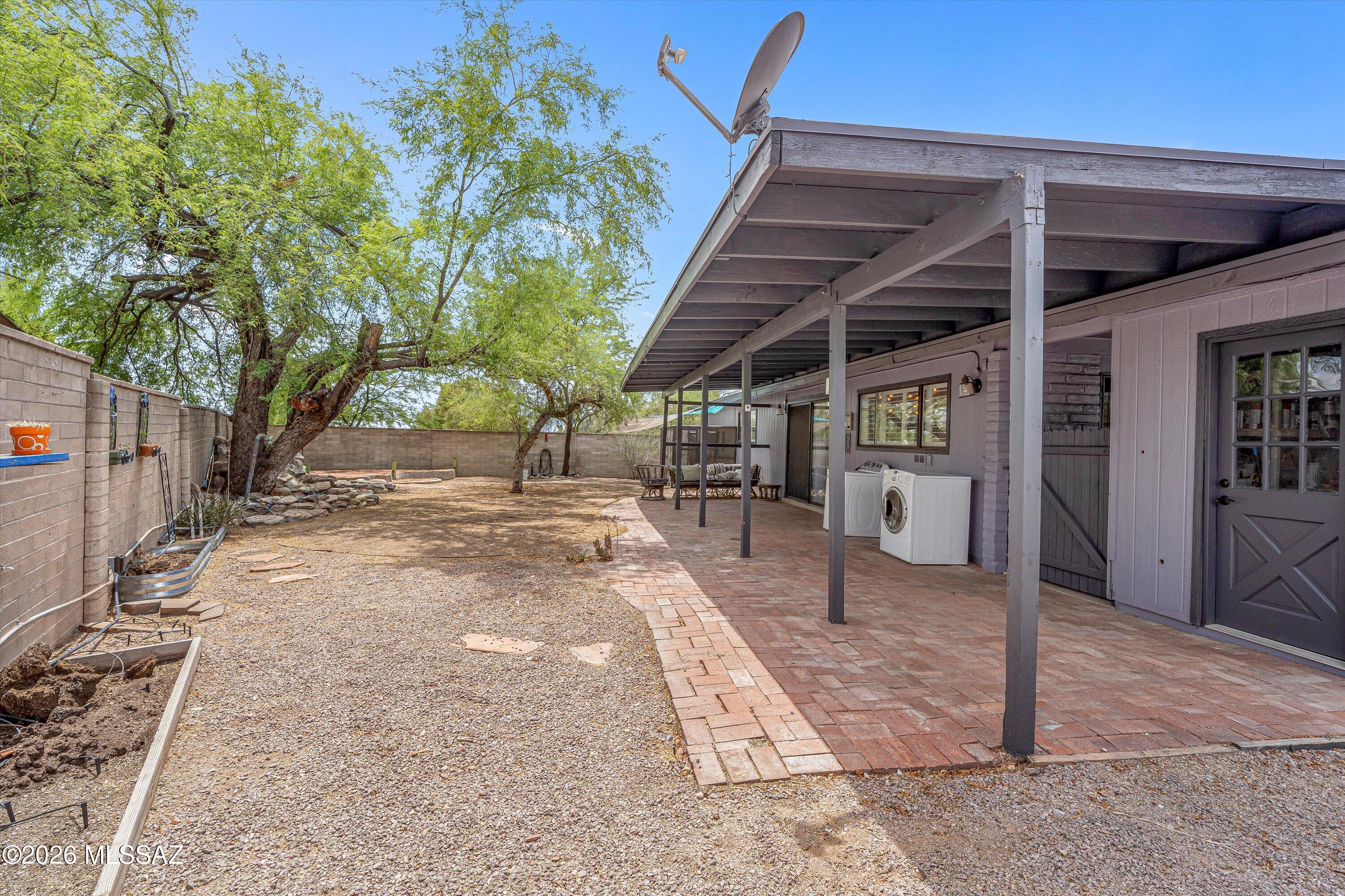 Sherwood Village Terrace (547-571) - Residential