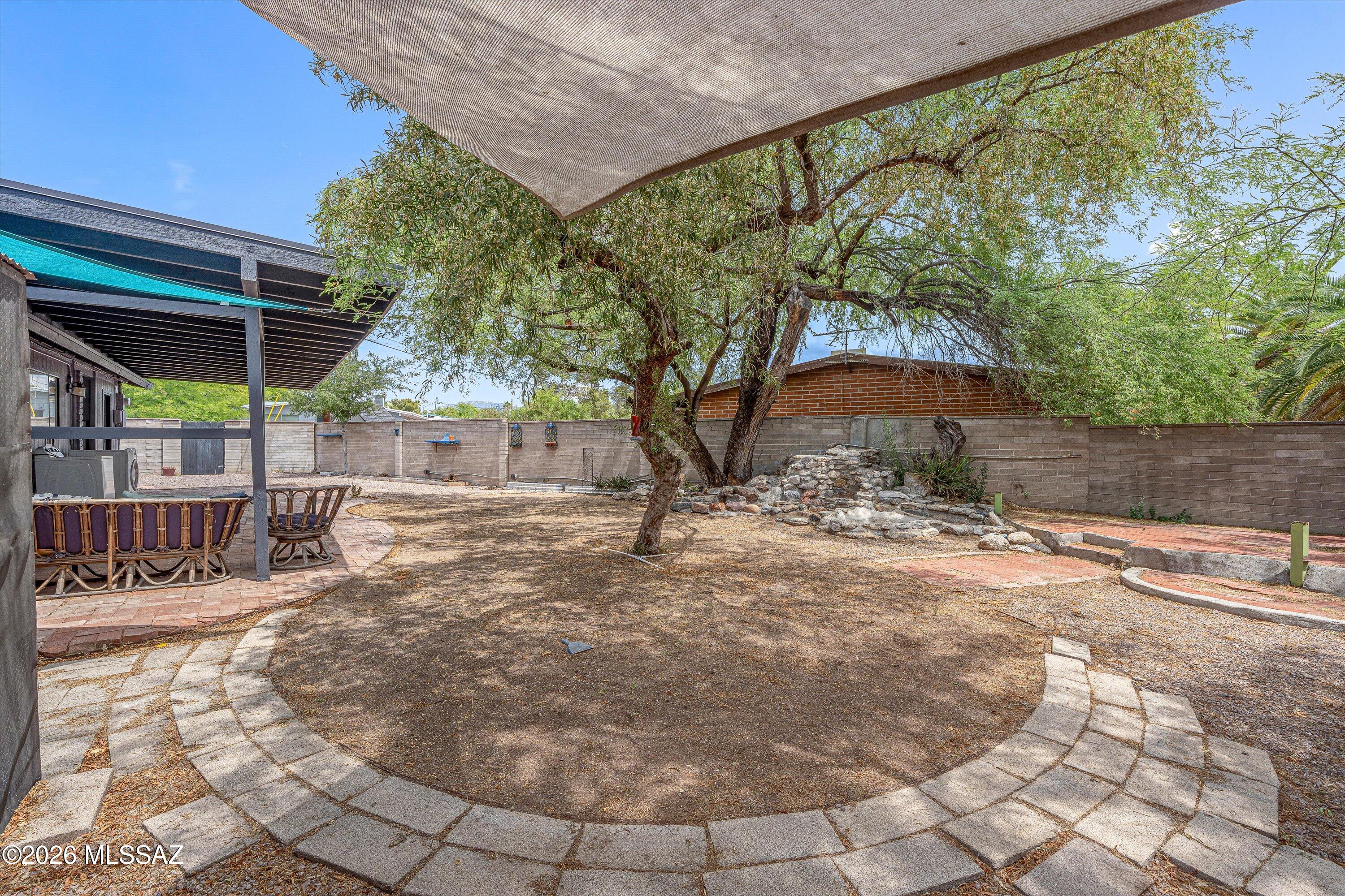 Sherwood Village Terrace (547-571) - Residential