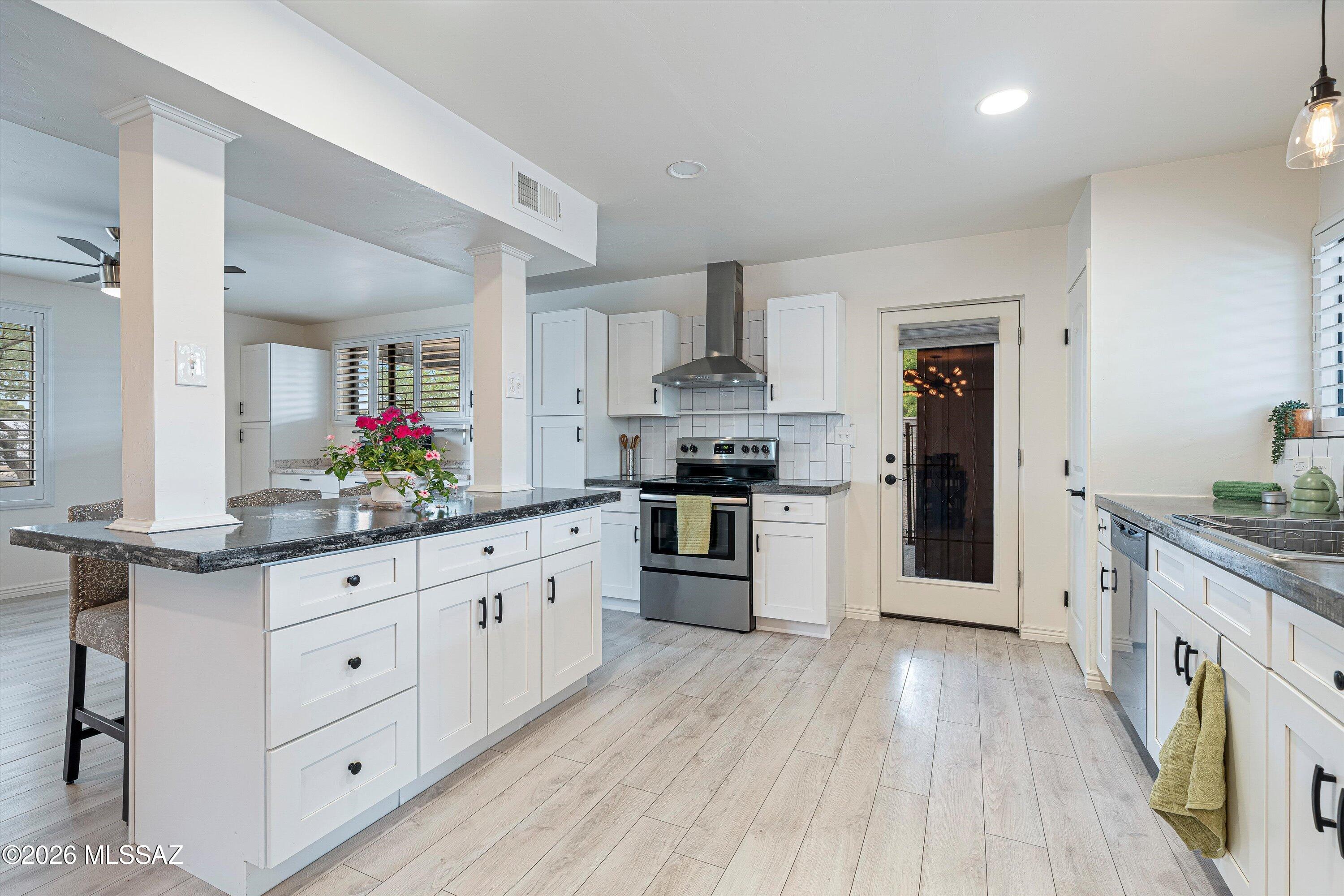Sherwood Village Terrace (547-571) - Residential