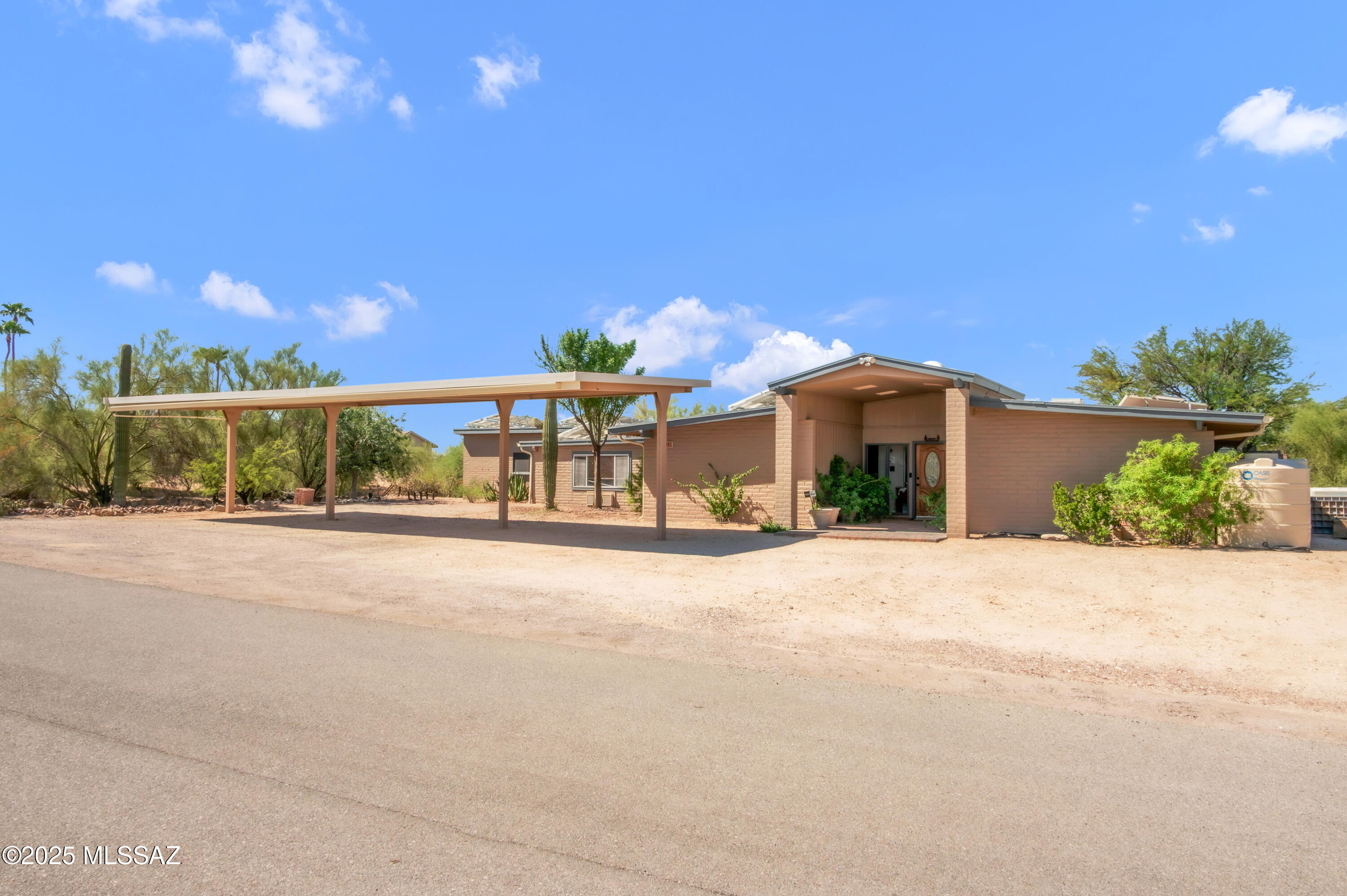 Casas Adobes Estates (541-618) - Residential