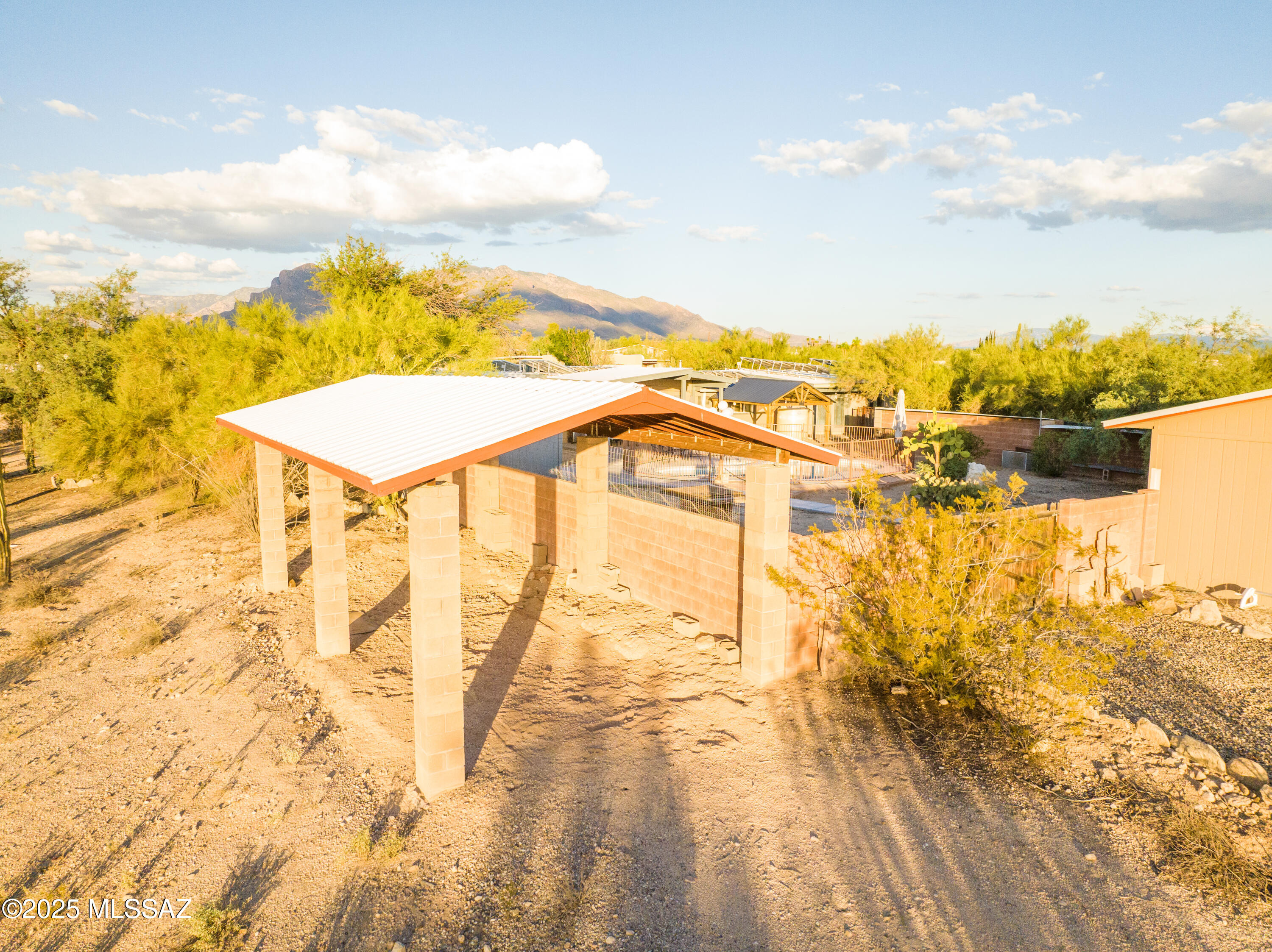 Casas Adobes Estates (541-618) - Residential