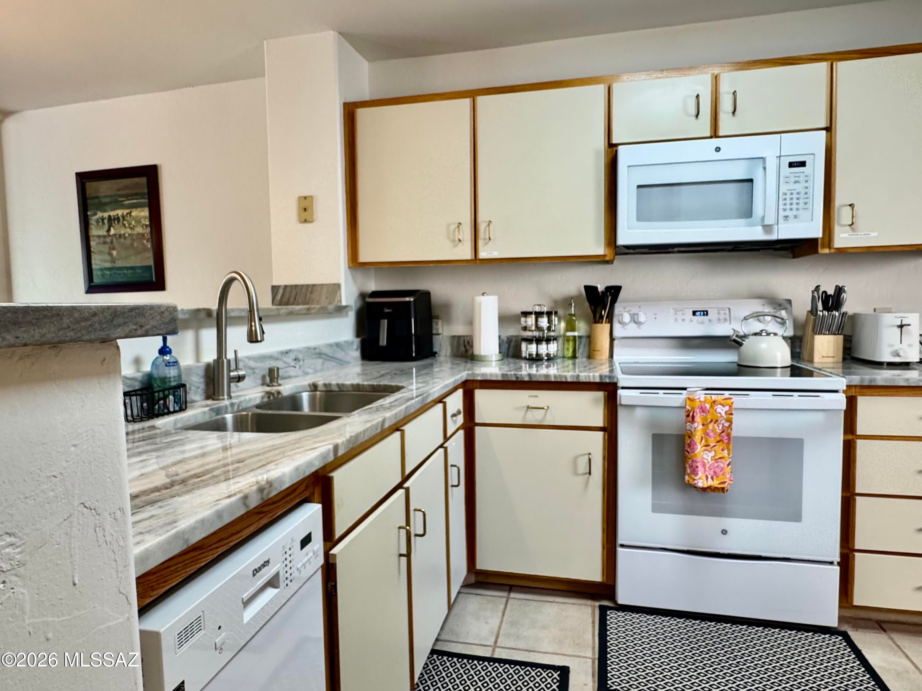 Dakotah Hills Condominium - Residential Lease