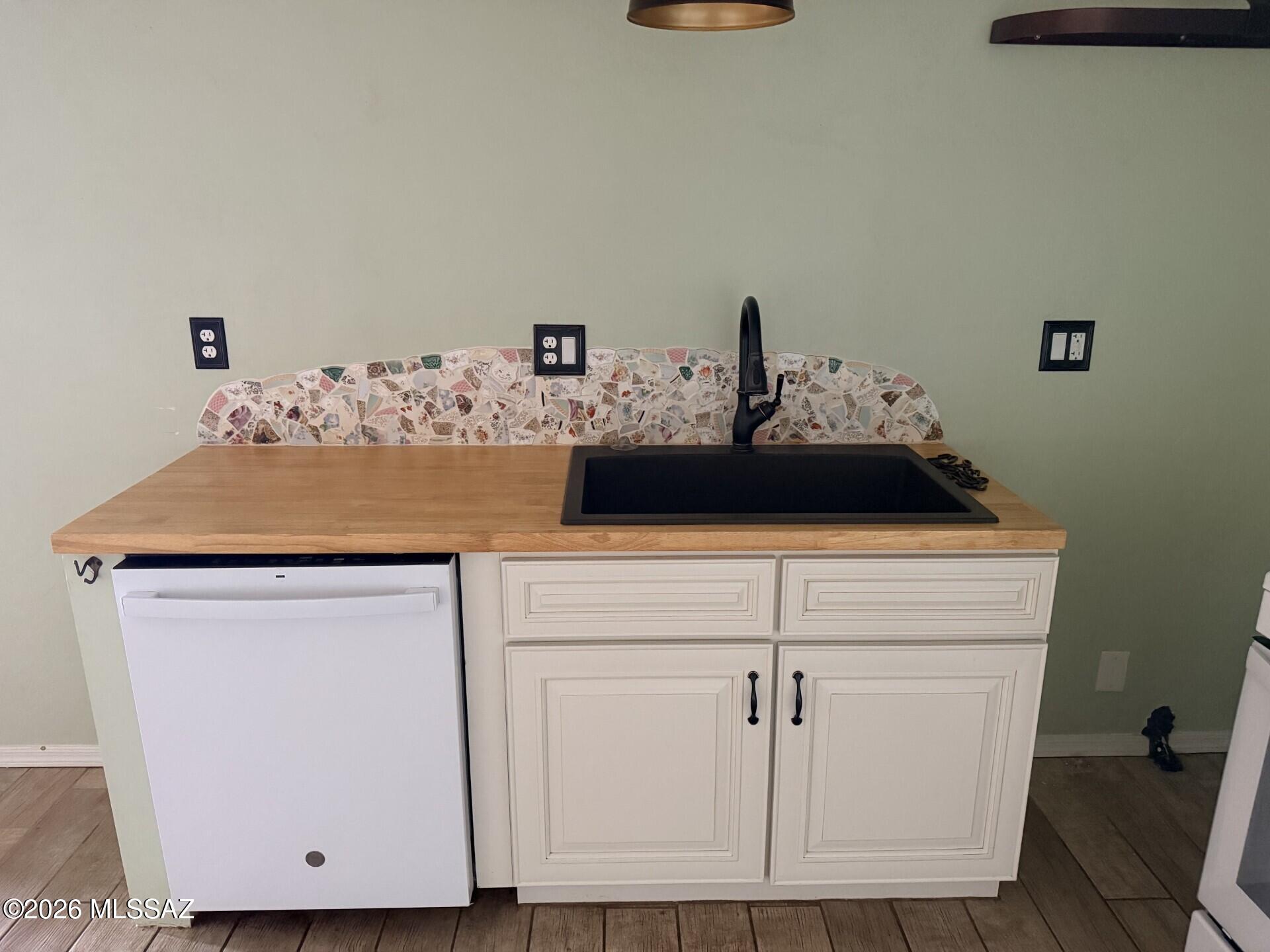 J Six Ranchettes 1 - Residential
