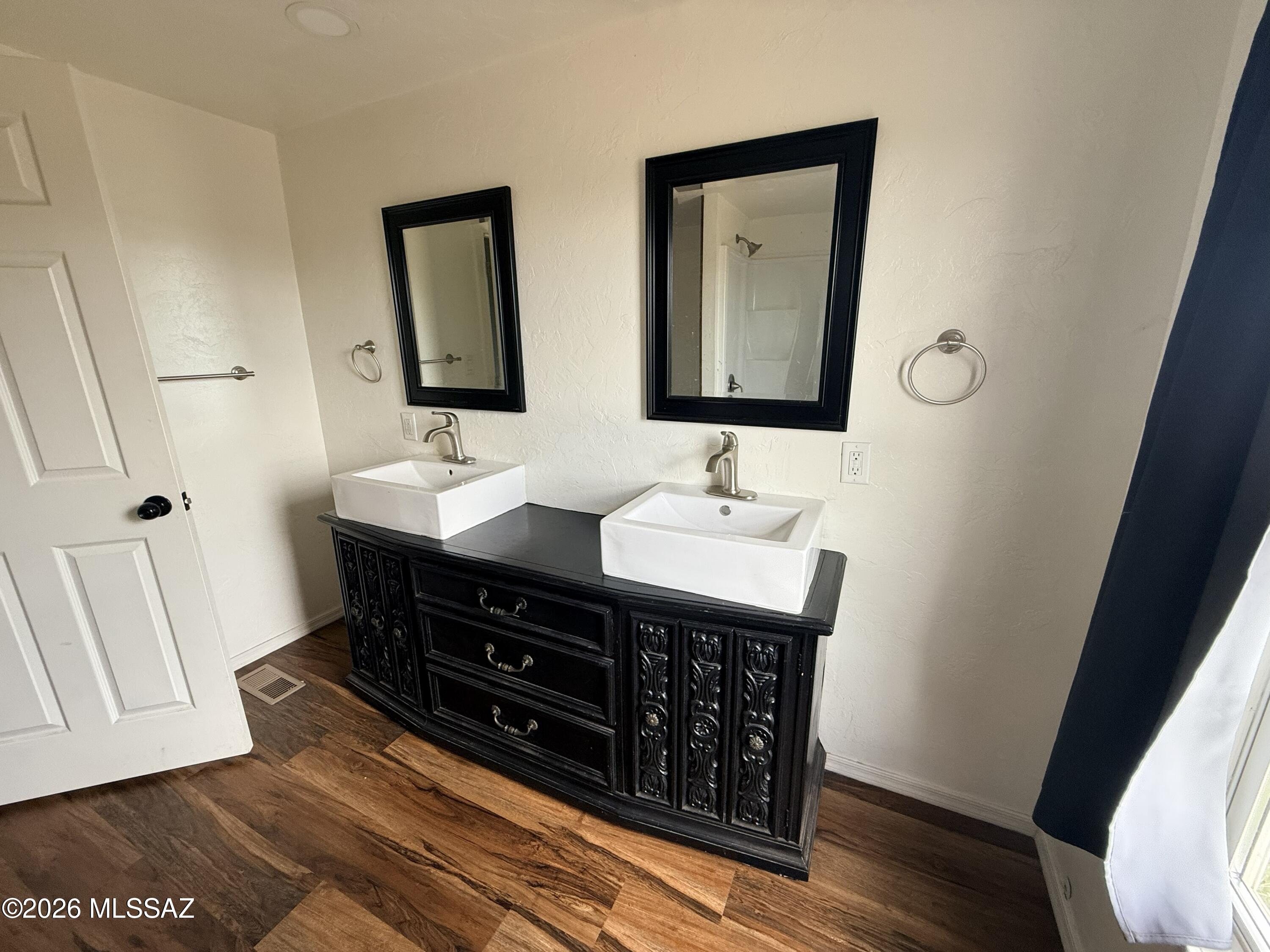 J Six Ranchettes 1 - Residential