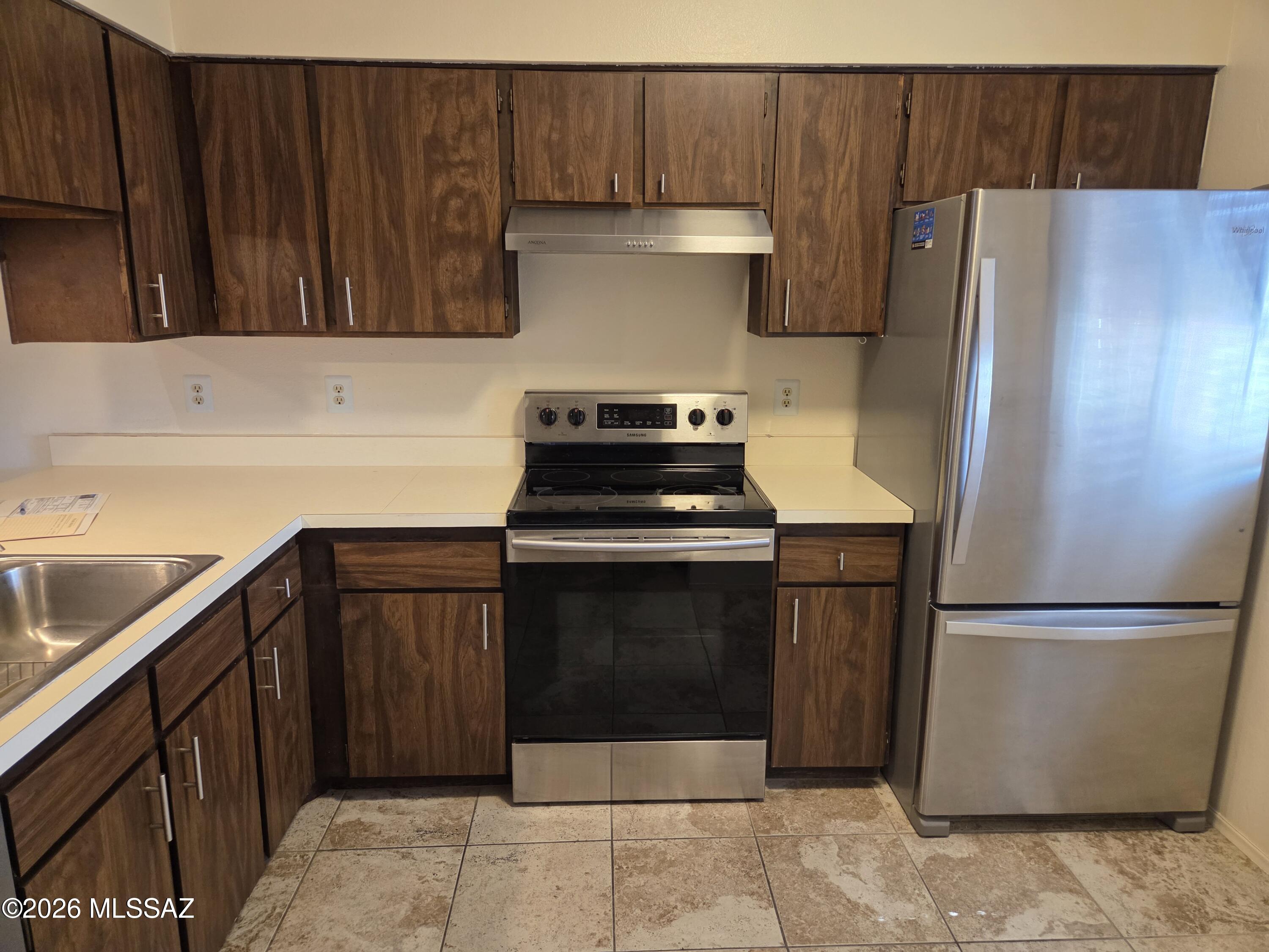 Pantano Park Townhouses - Residential