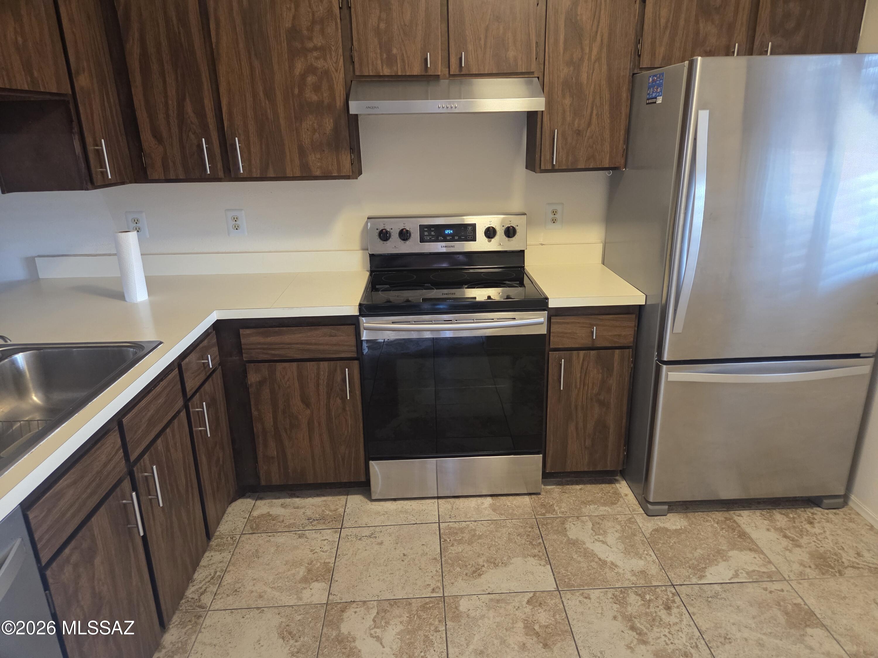 Pantano Park Townhouses - Residential