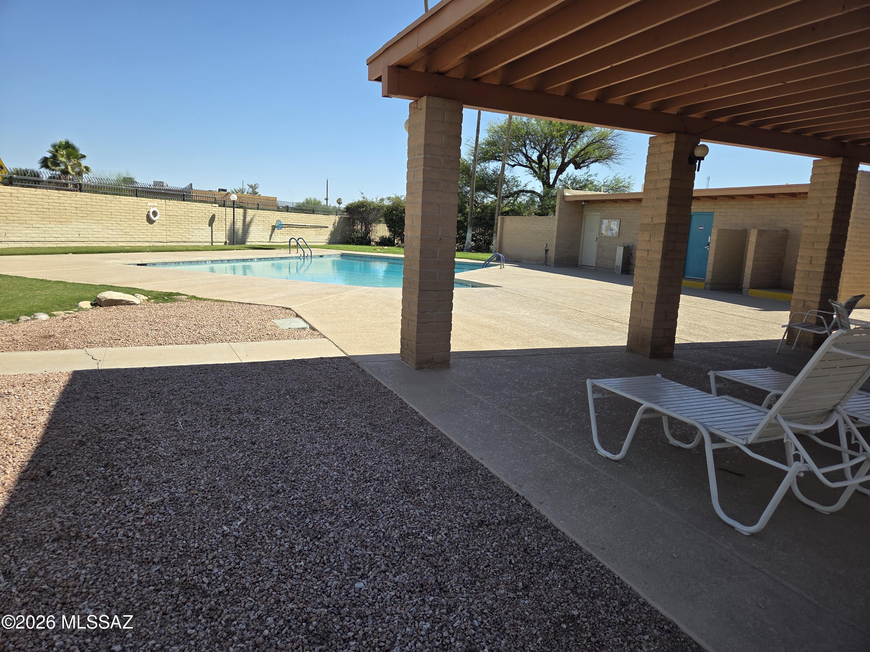 Pantano Park Townhouses - Residential