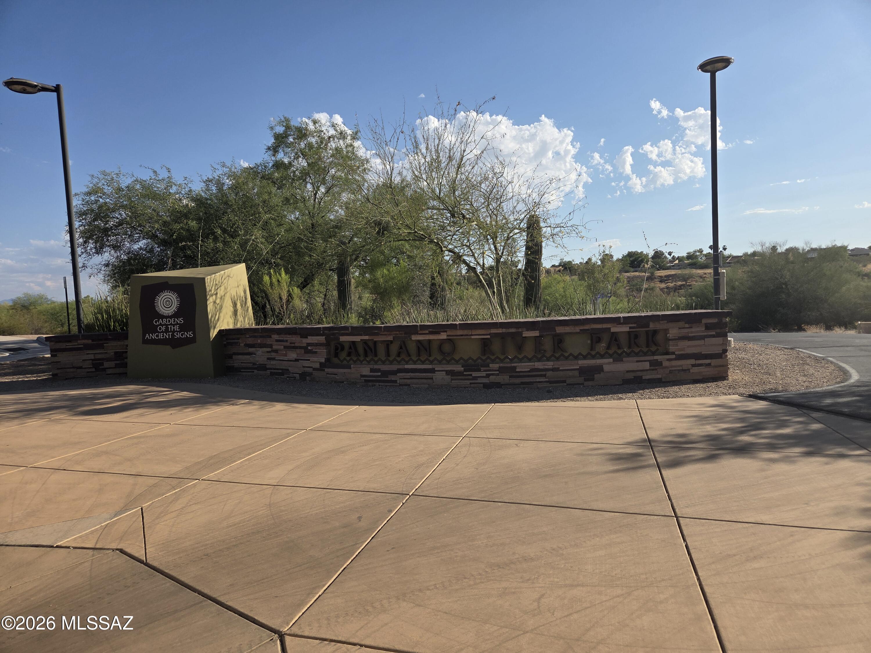 Pantano Park Townhouses - Residential