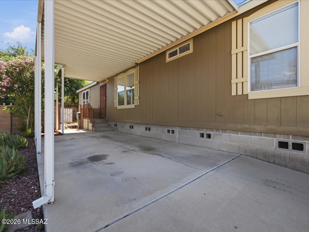Country Club Terrace (1-108) - Residential