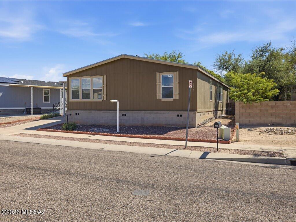 Country Club Terrace (1-108) - Residential