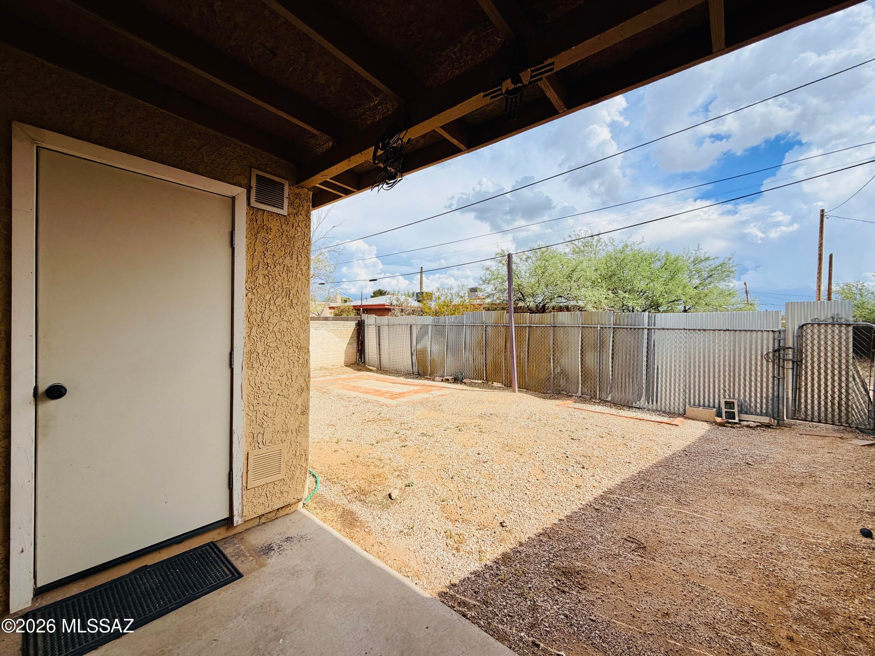 Catalina Poultry Acres NO 3 - Residential Lease