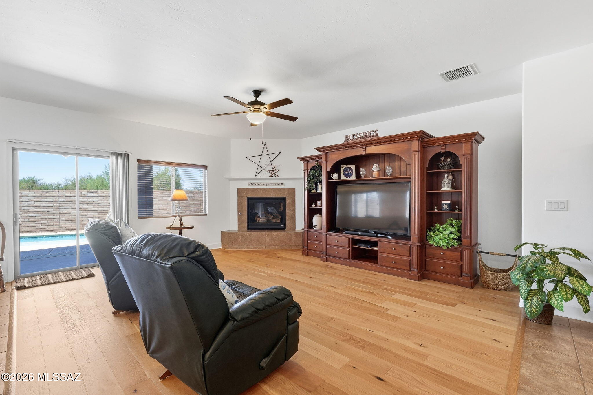 Continental Reserve Blk. 15 (1-66) - Residential
