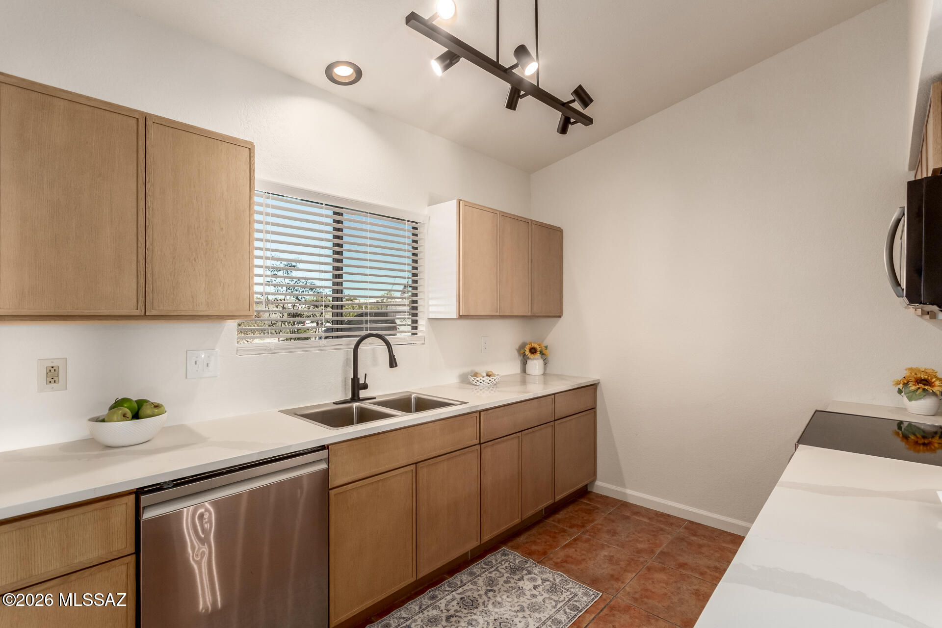 New Tucson Unit NO. 4 (1-203) - Residential